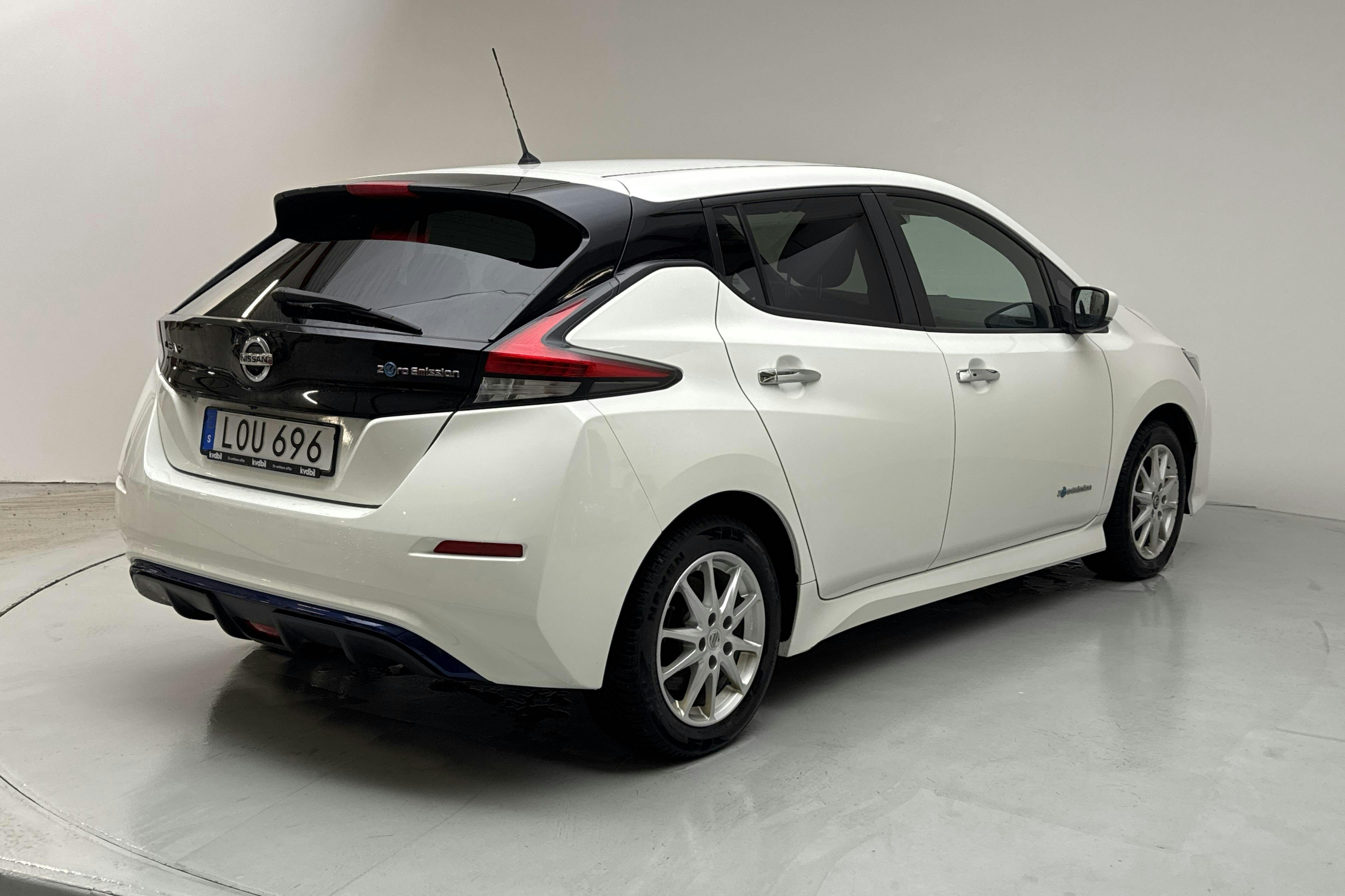 Nissan LEAF 5dr 39 kWh (150hk) - 129 000 km - Automaatne - valge - 2019