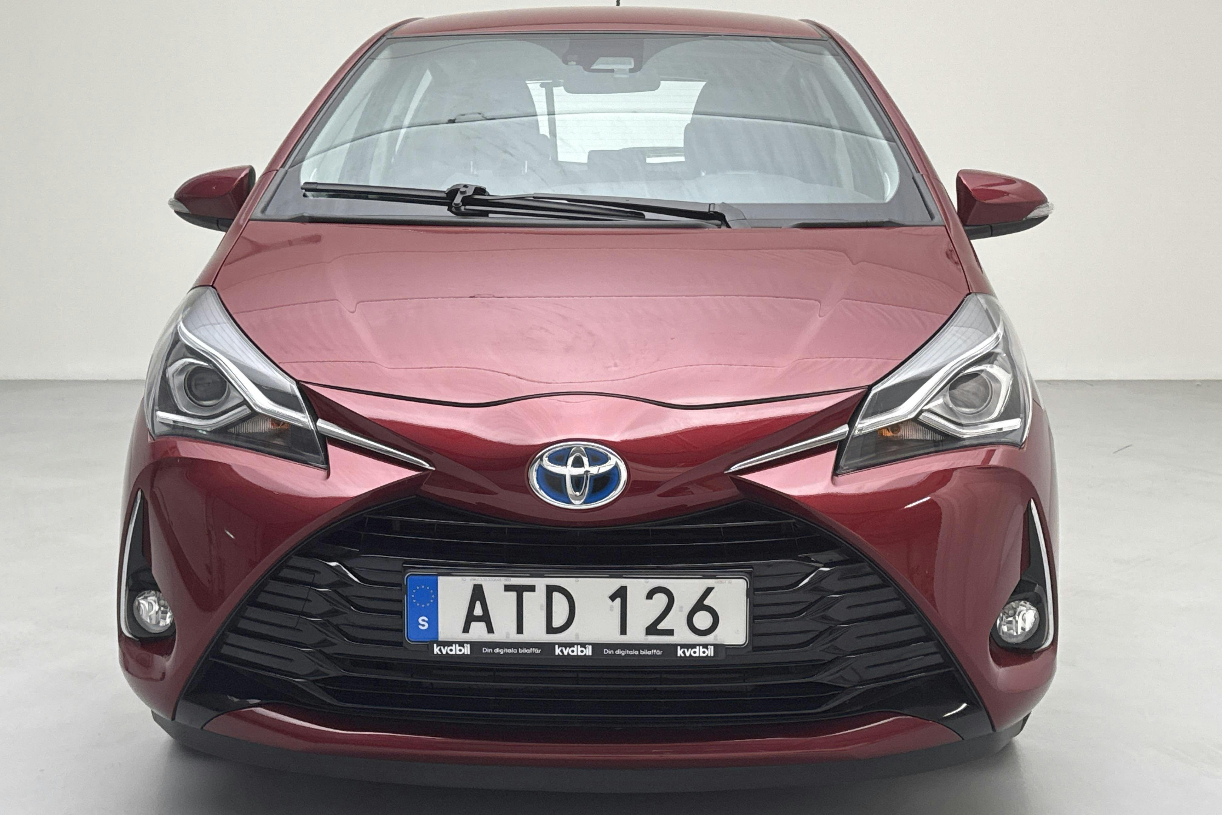 Toyota Yaris 1.5 Hybrid 5dr (101hk) - 5 659 mil - Automat - röd - 2018