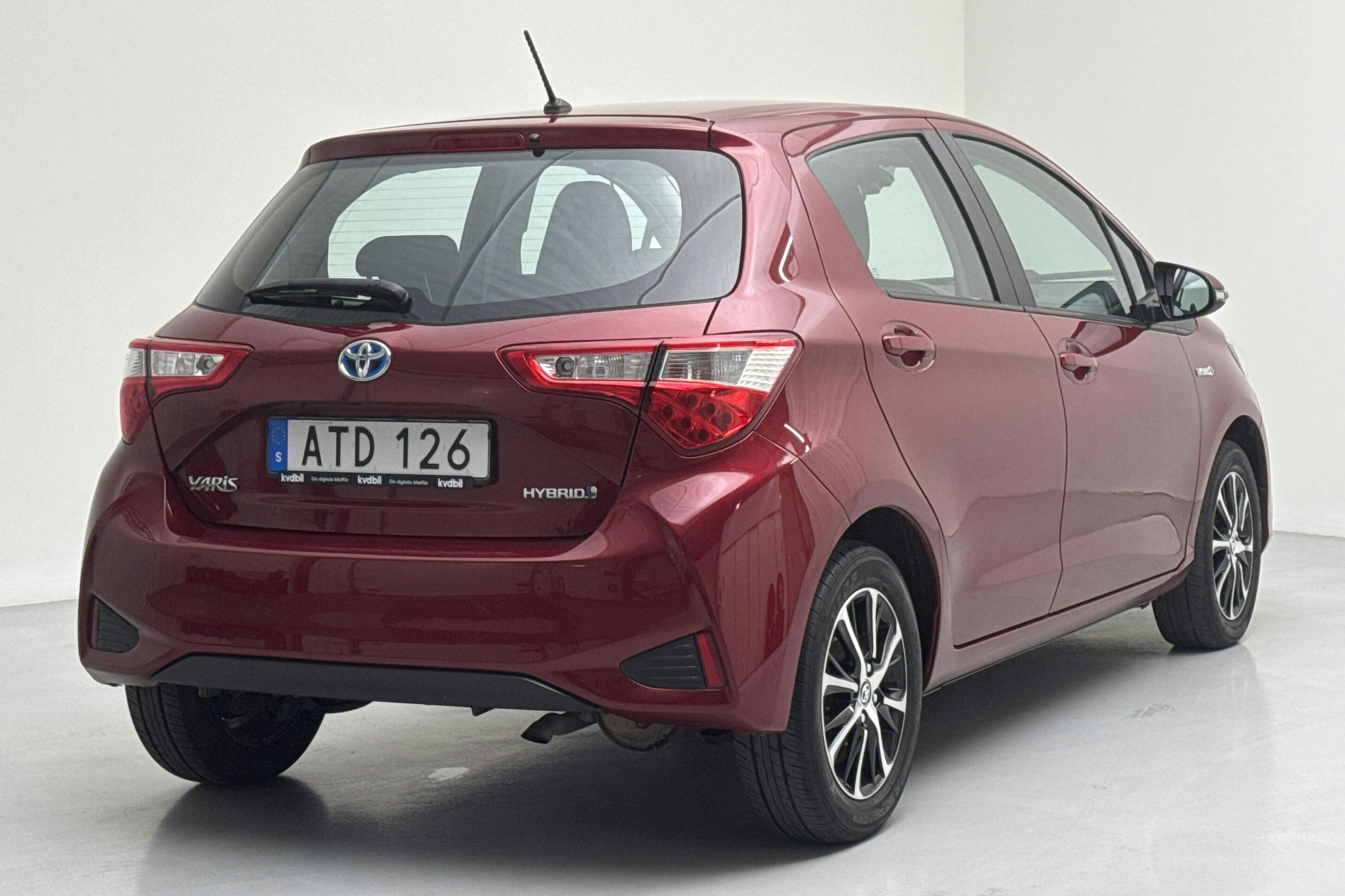 Toyota Yaris 1.5 Hybrid 5dr (101hk) - 5 659 mil - Automat - röd - 2018