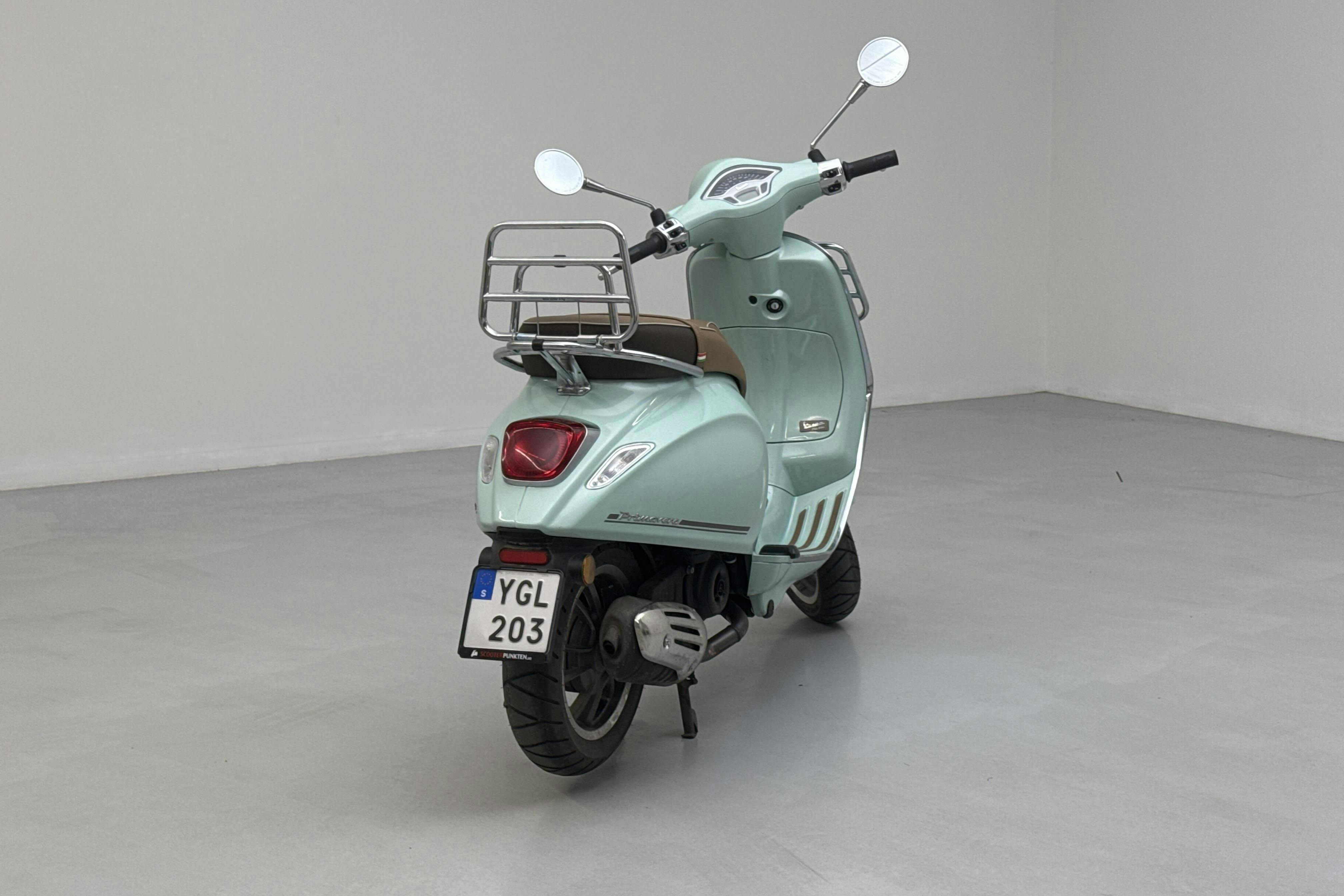 PIAGGIO Vespa Primavera 50 Moped klass I - 185 mil - Automat - grön - 2022