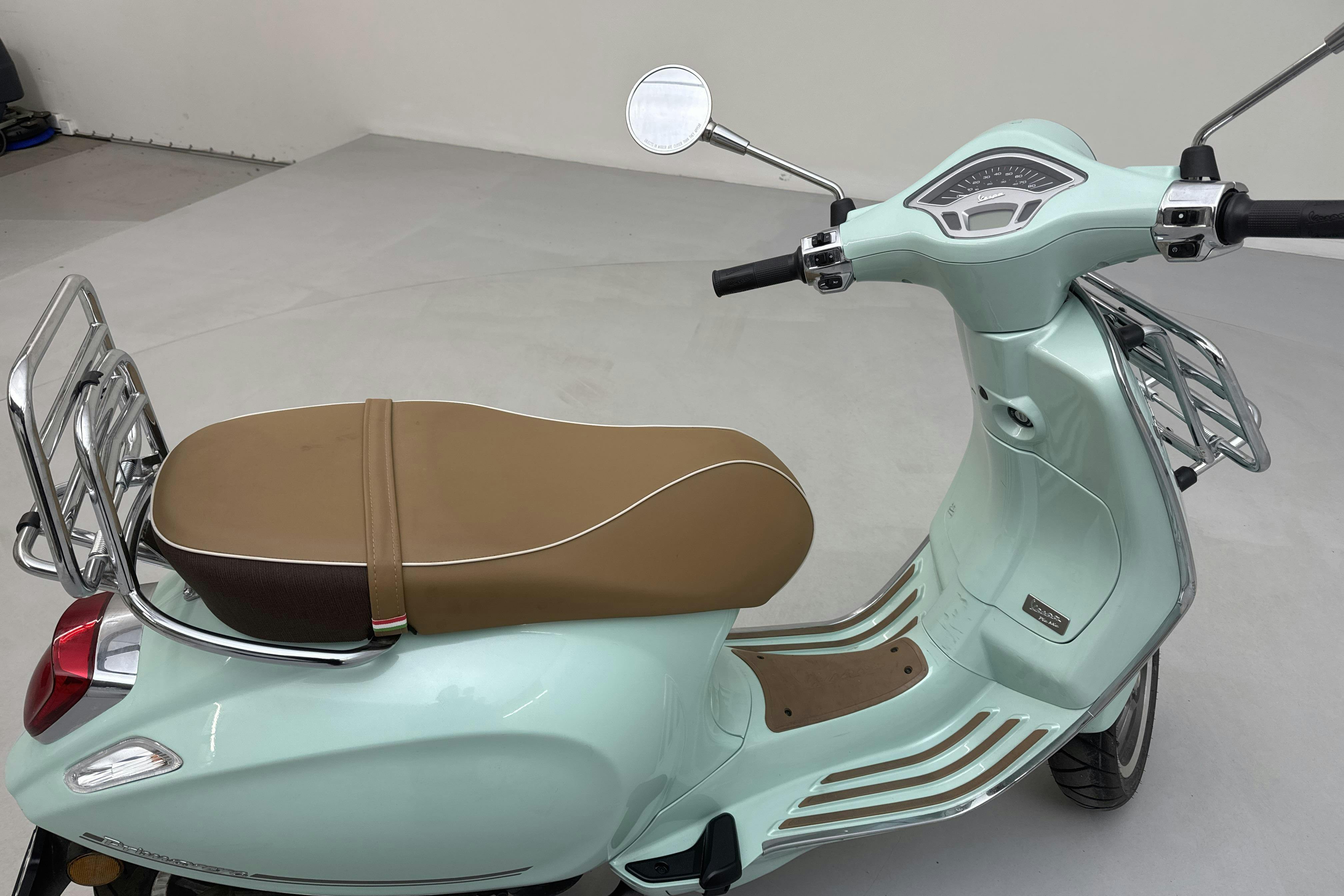 PIAGGIO Vespa Primavera 50 Moped klass I - 185 mil - Automat - grön - 2022