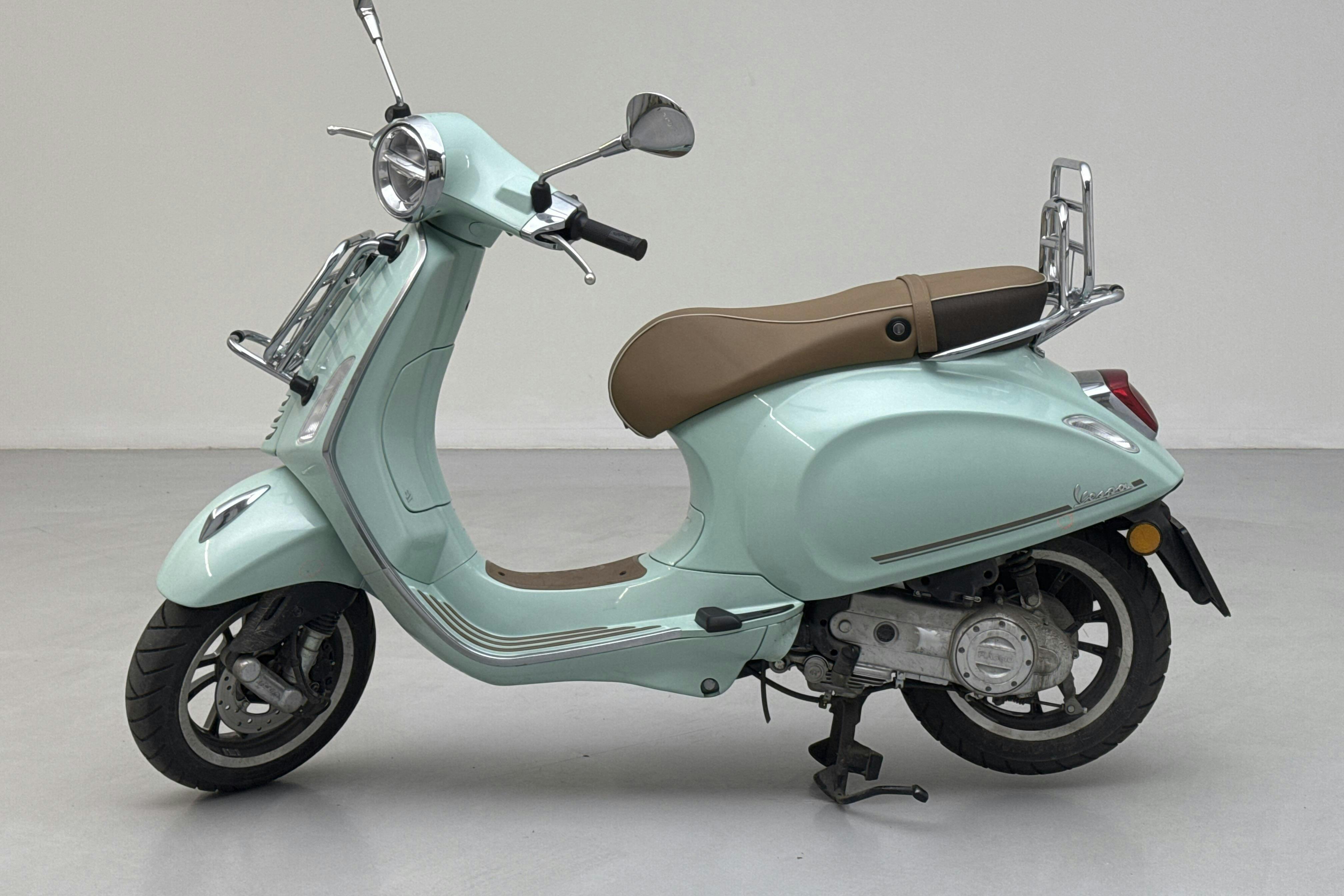 PIAGGIO Vespa Primavera 50 Moped klass I - 185 mil - Automat - grön - 2022
