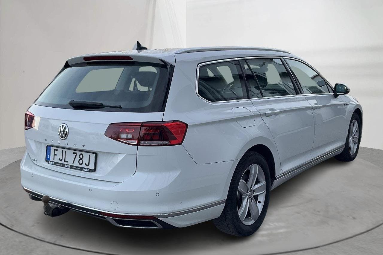 VW Passat 1.4 GTE Sportscombi (218hk) - 154 080 km - Automatic - white - 2020