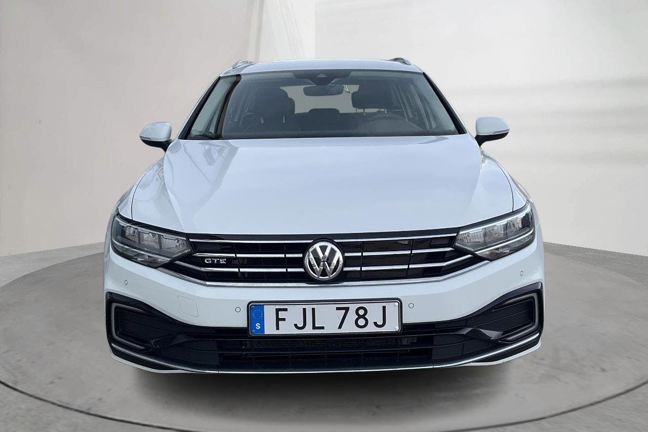 VW Passat 1.4 GTE Sportscombi (218hk) - 154 080 km - Automatic - white - 2020