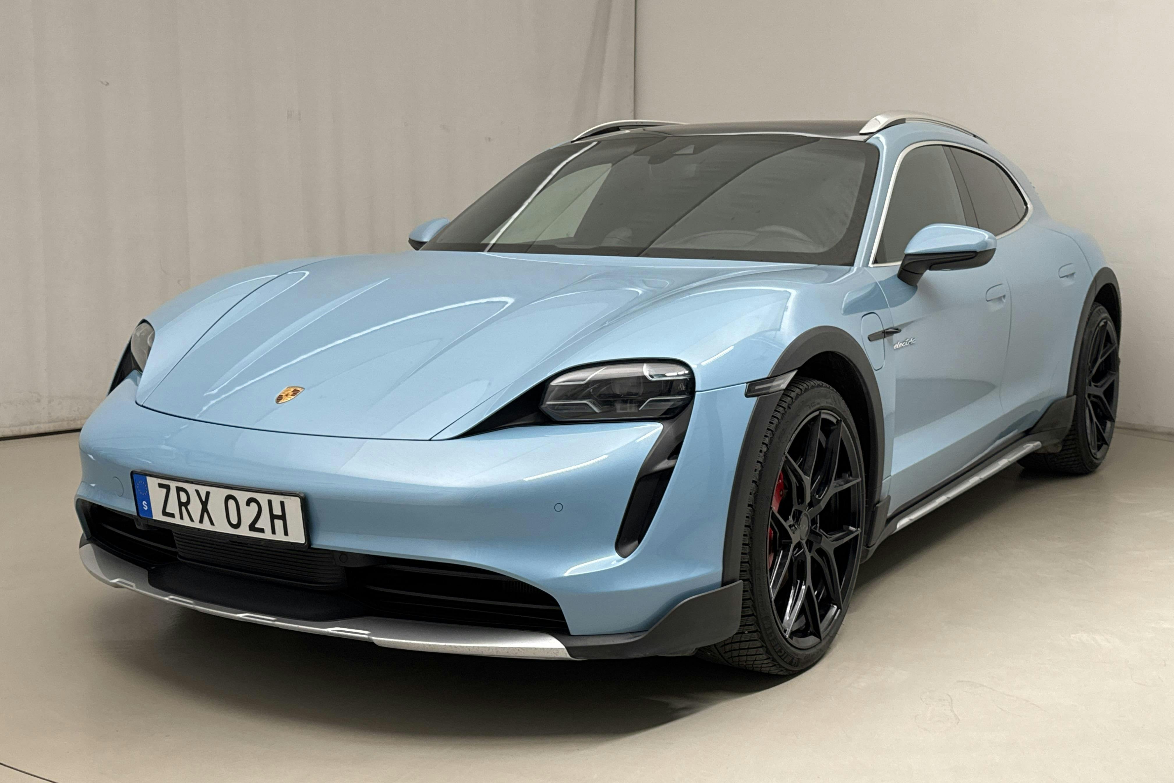 Porsche Taycan 4S Cross Turismo (530hk) - 5 694 mil - Automat - Light Blue - 2021