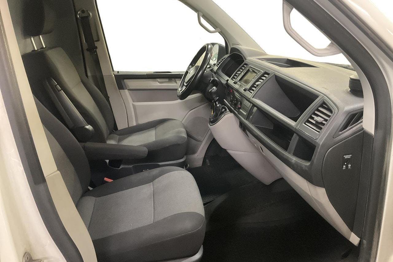 VW Transporter T6 2.0 TDI BMT Skåp 4MOTION (150hk) - 17 361 mil - Manuell - vit - 2018