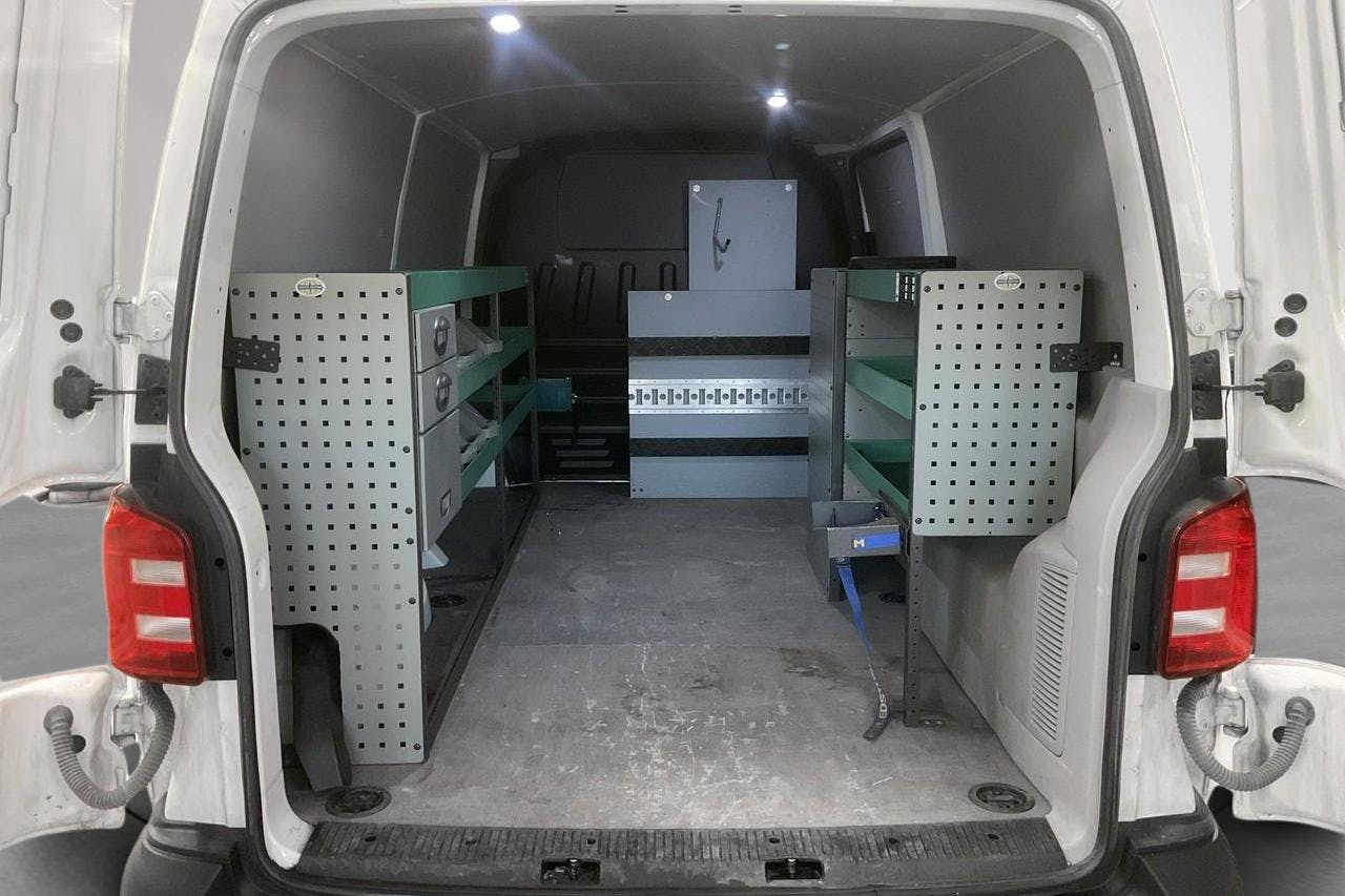 VW Transporter T6 2.0 TDI BMT Skåp 4MOTION (150hk) - 17 361 mil - Manuell - vit - 2018