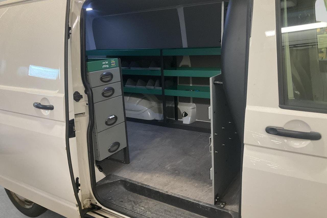 VW Transporter T6 2.0 TDI BMT Skåp 4MOTION (150hk) - 17 361 mil - Manuell - vit - 2018