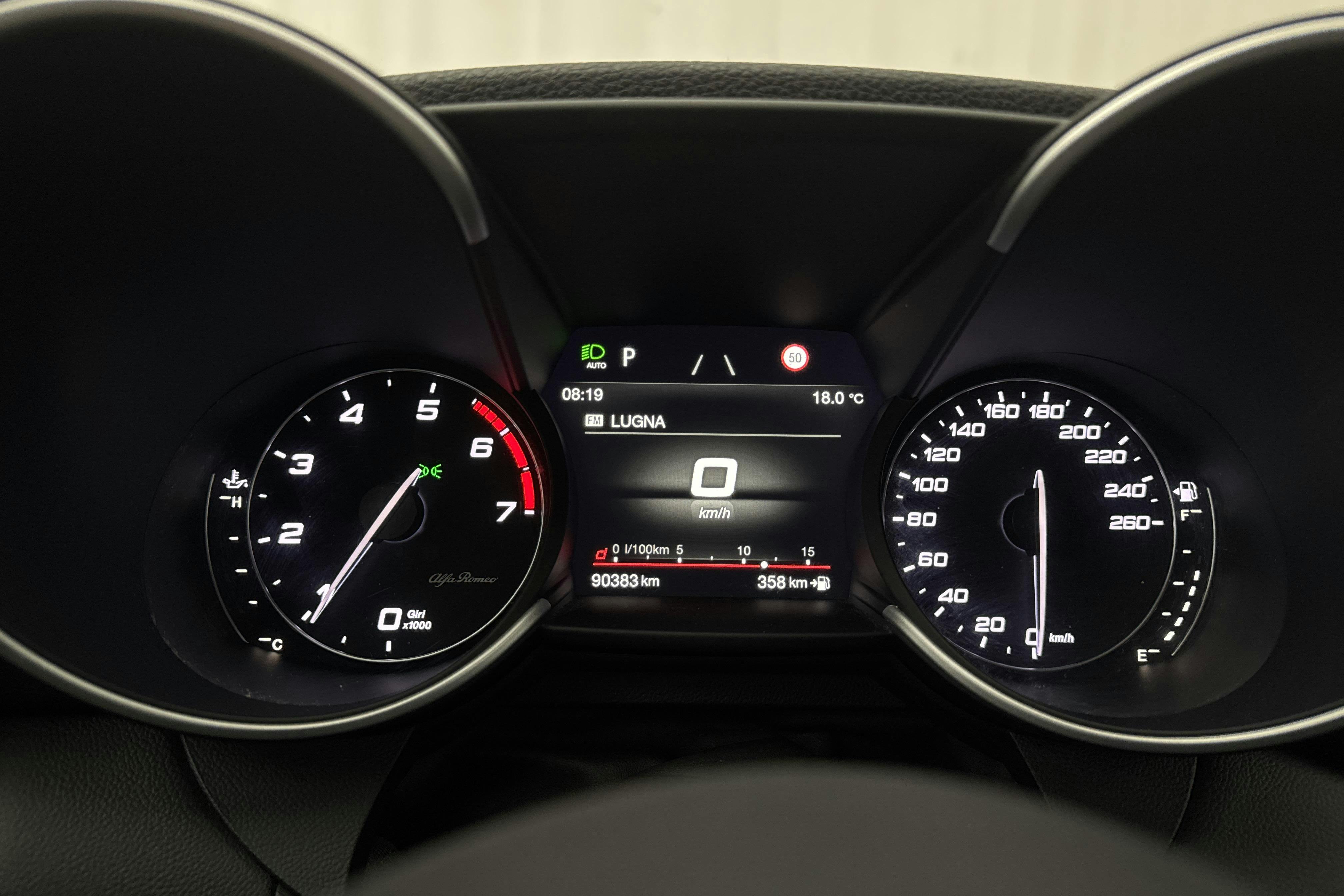 Alfa Romeo Giulia 2.0 AWD (280hk) - 90 380 km - Automaatne - sinine - 2020