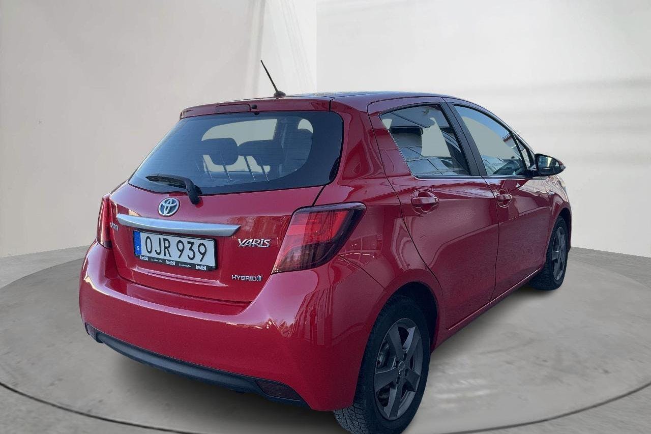 Toyota Yaris 1.5 Hybrid 5dr (101hk) - 9 122 mil - Automat - röd - 2017