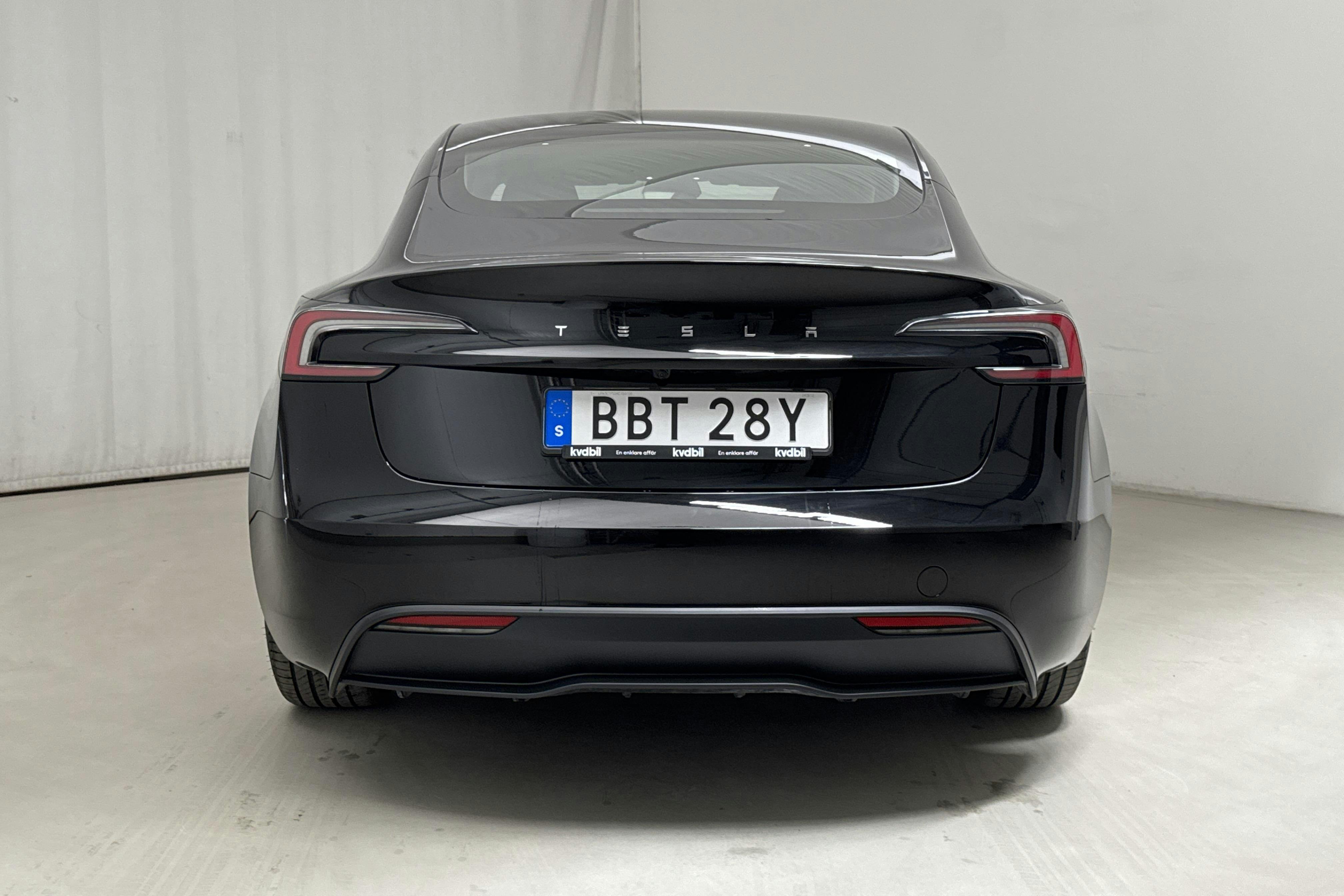 Tesla Model 3 Standard Range RWD - 13 210 km - Automatic - black - 2024