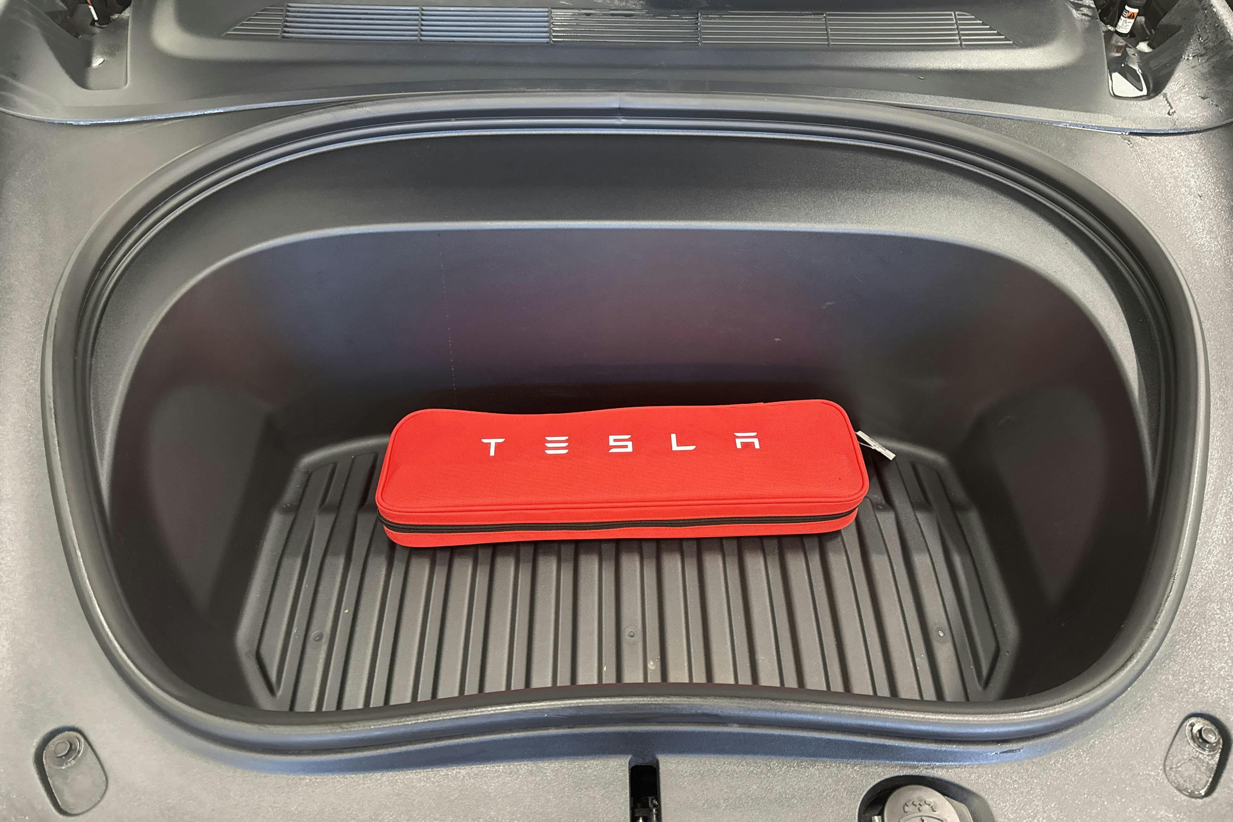 Tesla Model 3 Standard Range RWD - 13 210 km - Automatic - black - 2024