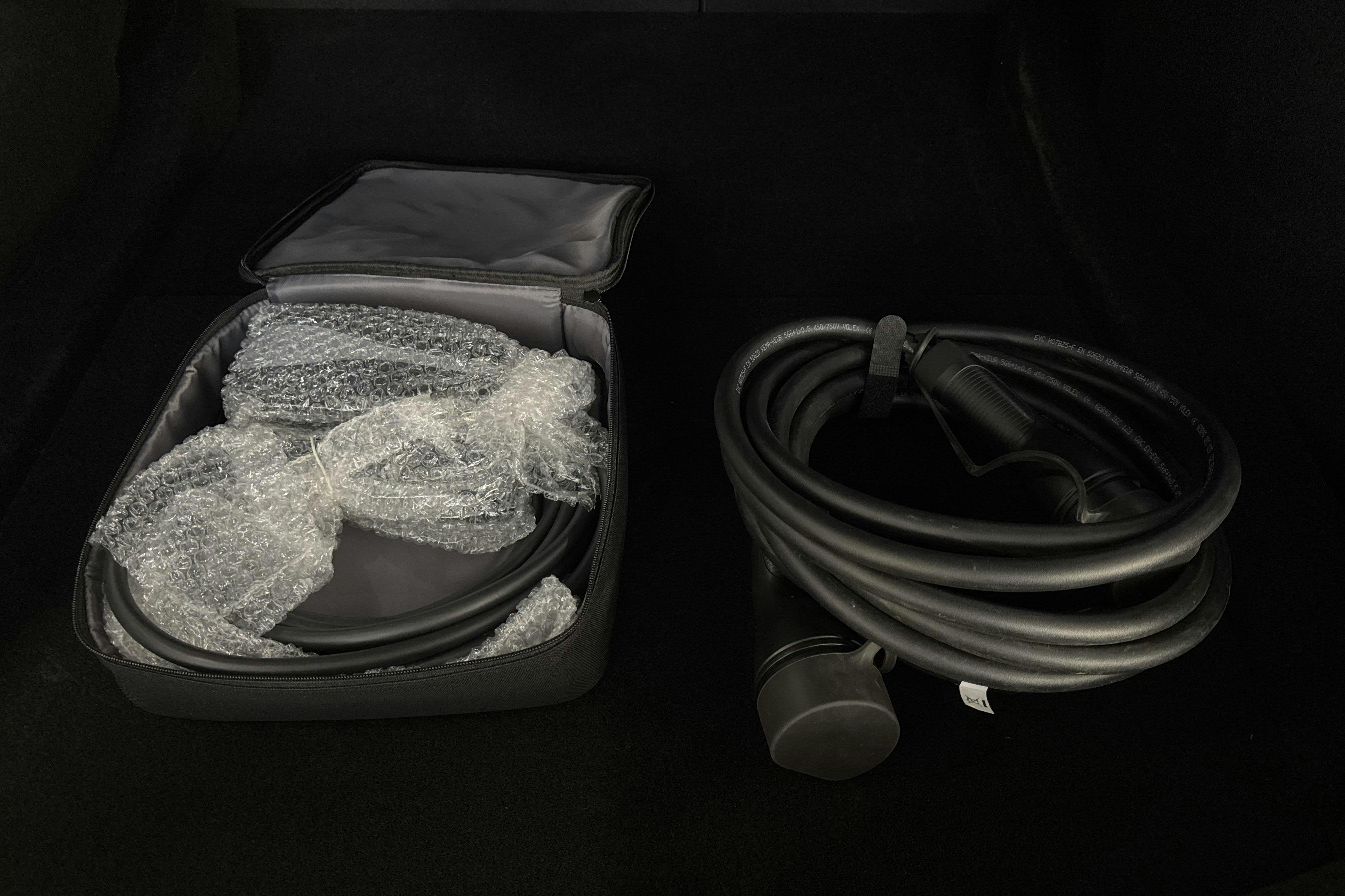Tesla Model 3 Standard Range RWD - 13 210 km - Automatic - black - 2024