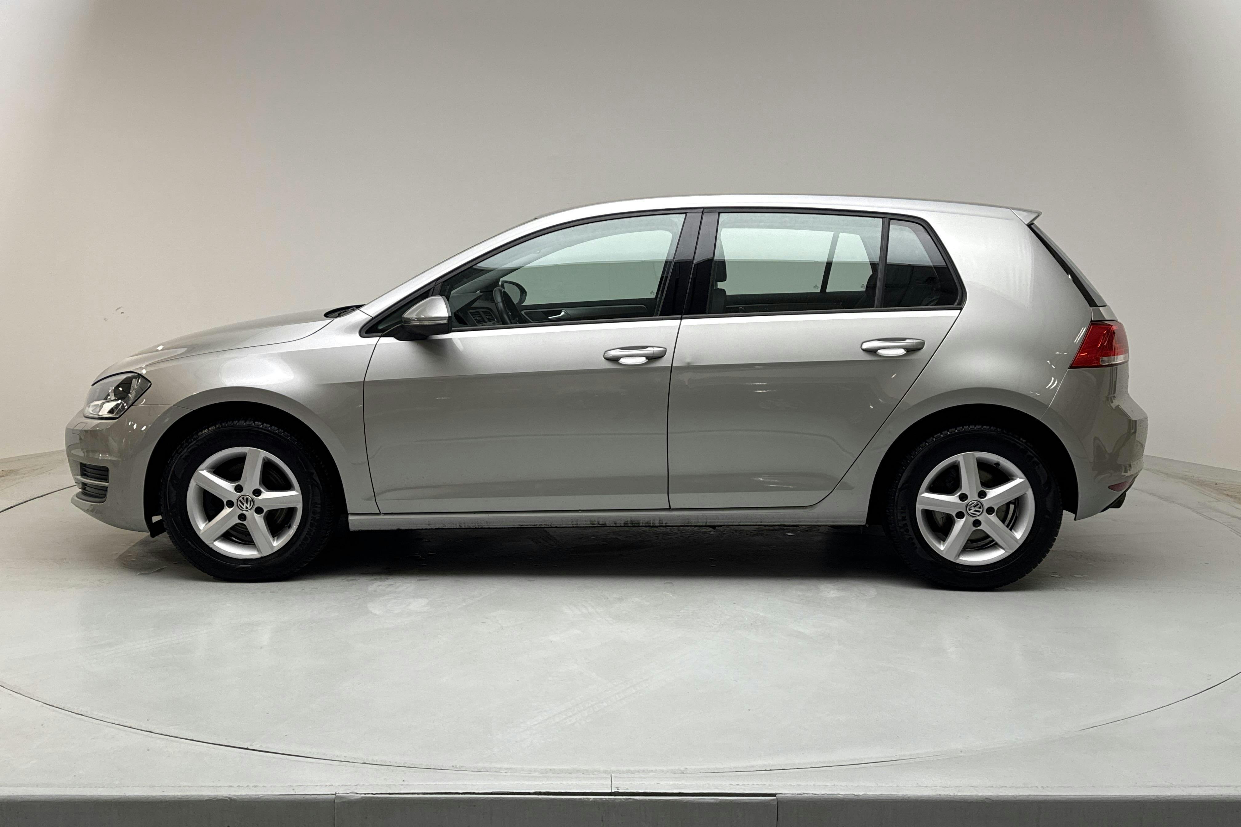 VW Golf VII 1.2 TSI 5dr (105hk) - 57 870 km - Manual - silver - 2015