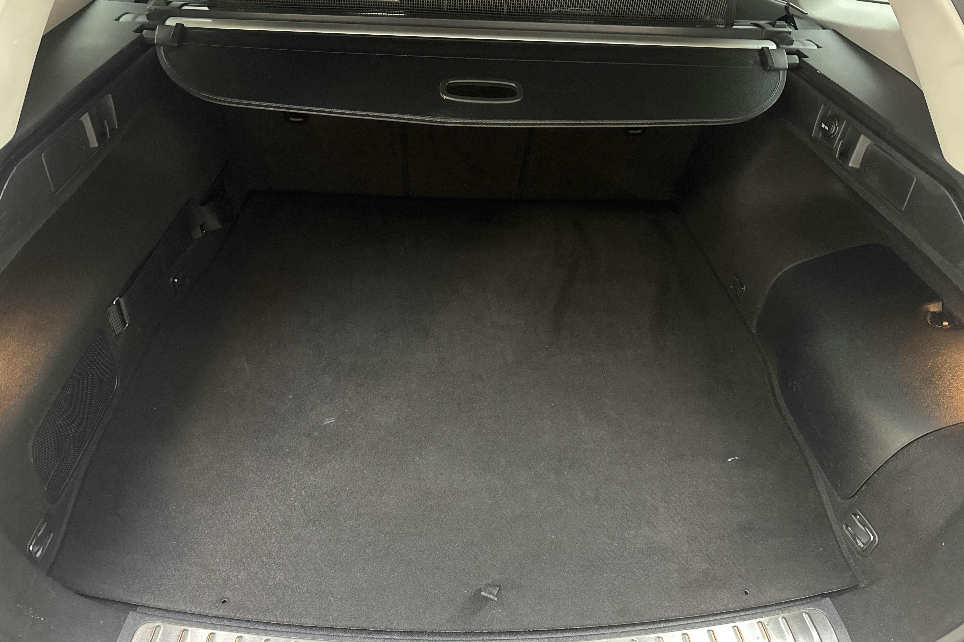 KIA Optima 2.0 GDi Plug-in Hybrid SW (205hk) - 14 044 mil - Automat - vit - 2020