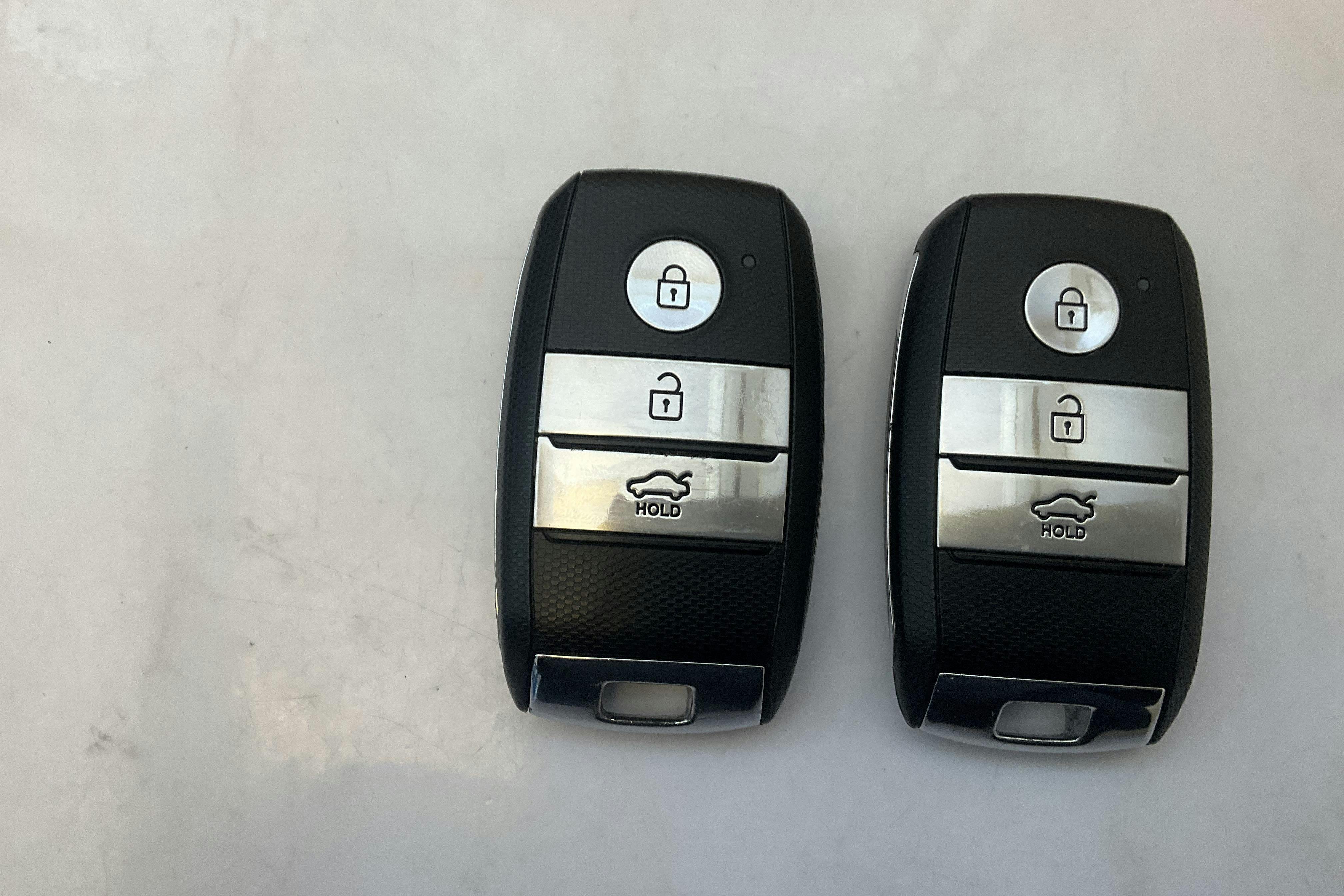 KIA Optima 2.0 GDi Plug-in Hybrid SW (205hk) - 14 044 mil - Automat - vit - 2020