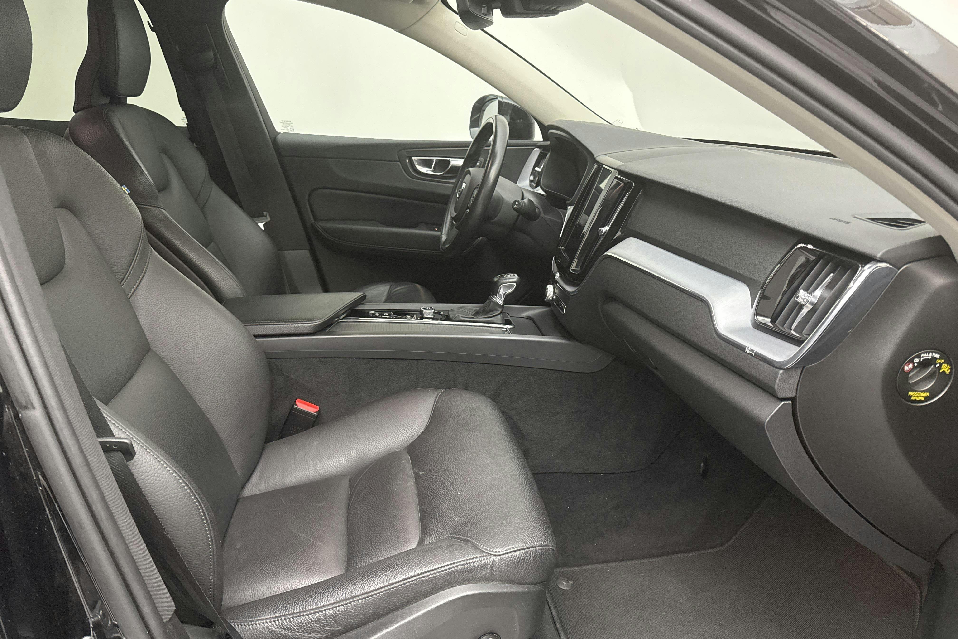 Volvo XC60 D4 AWD (190hk) - 12 183 mil - Automat - svart - 2019