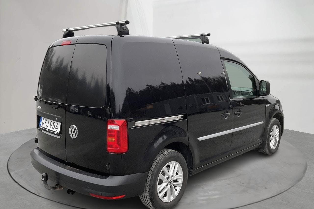 VW Caddy 2.0 TDI (102hk) - 142 260 km - Käsitsi - must - 2018