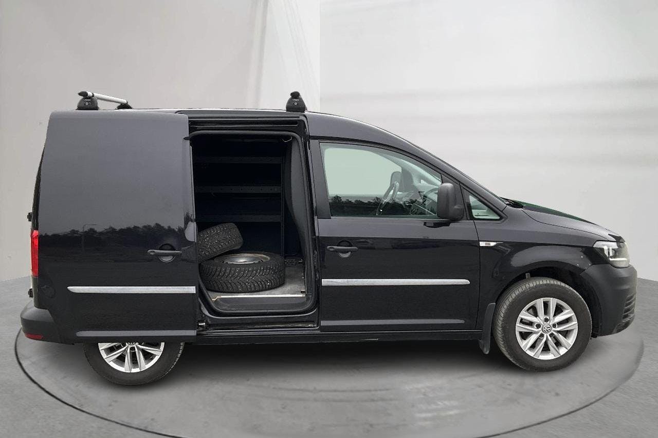 VW Caddy 2.0 TDI (102hk) - 142 260 km - Käsitsi - must - 2018