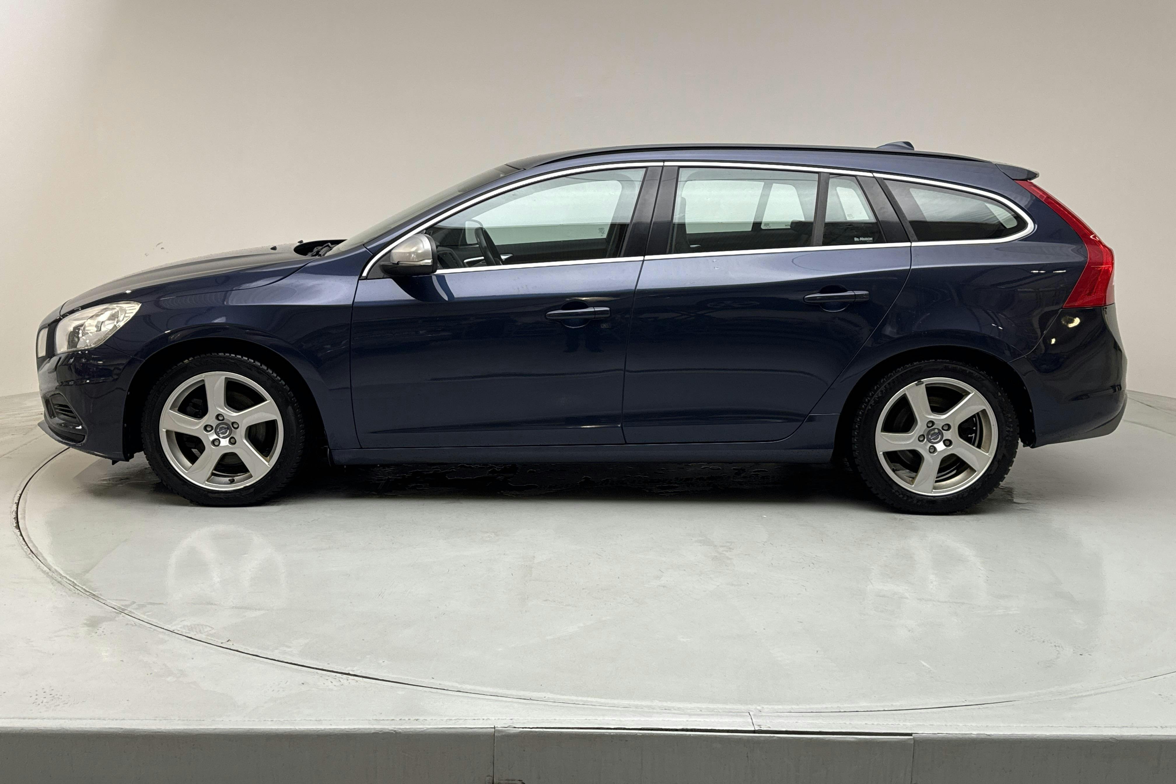 Volvo V60 D4 (163hk) - 25 303 mil - Manuell - blå - 2013