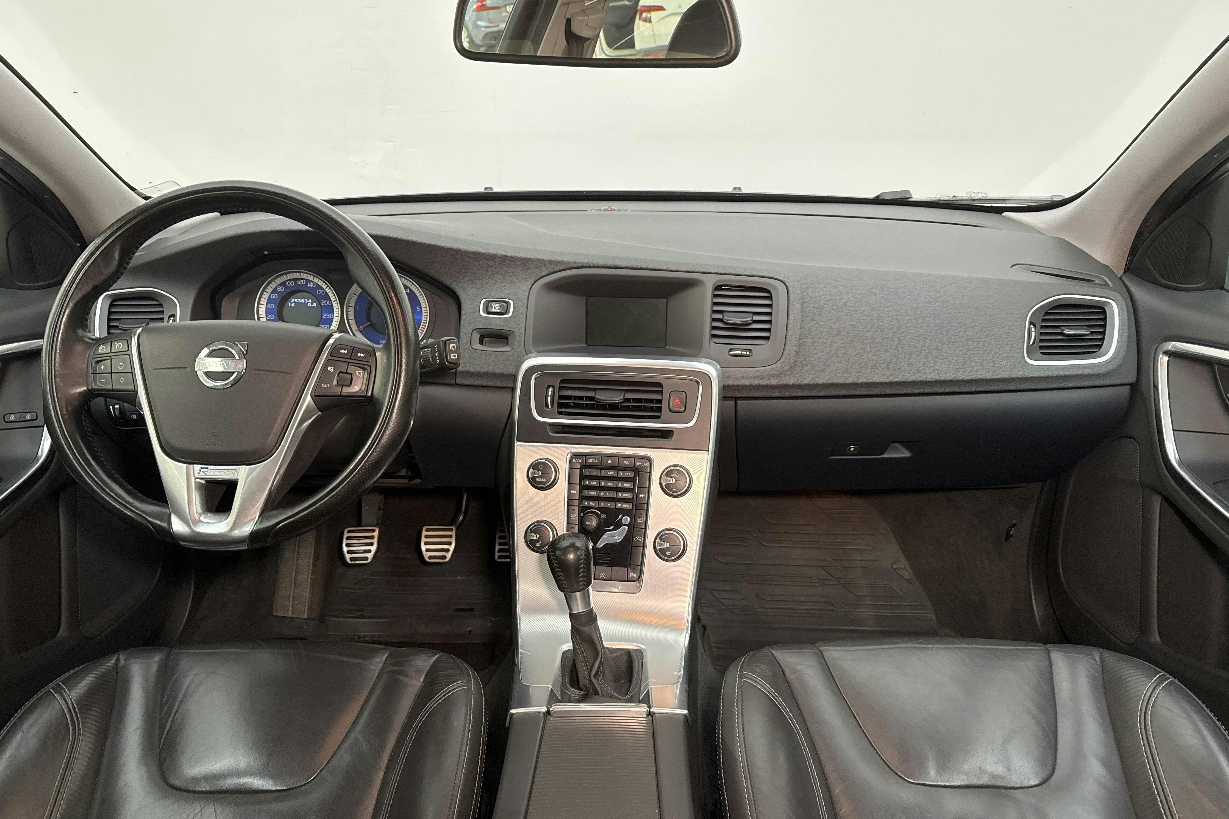 Volvo V60 D4 (163hk) - 25 303 mil - Manuell - blå - 2013