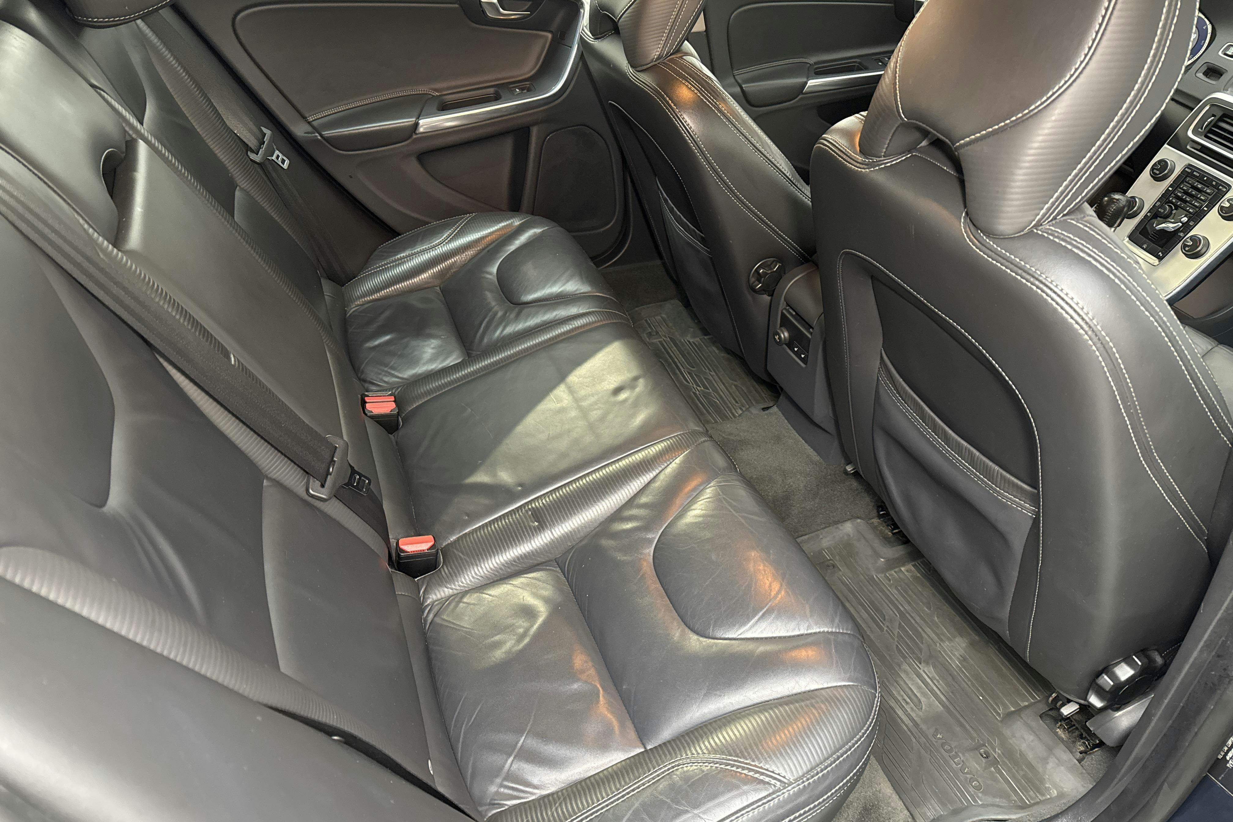 Volvo V60 D4 (163hk) - 25 303 mil - Manuell - blå - 2013