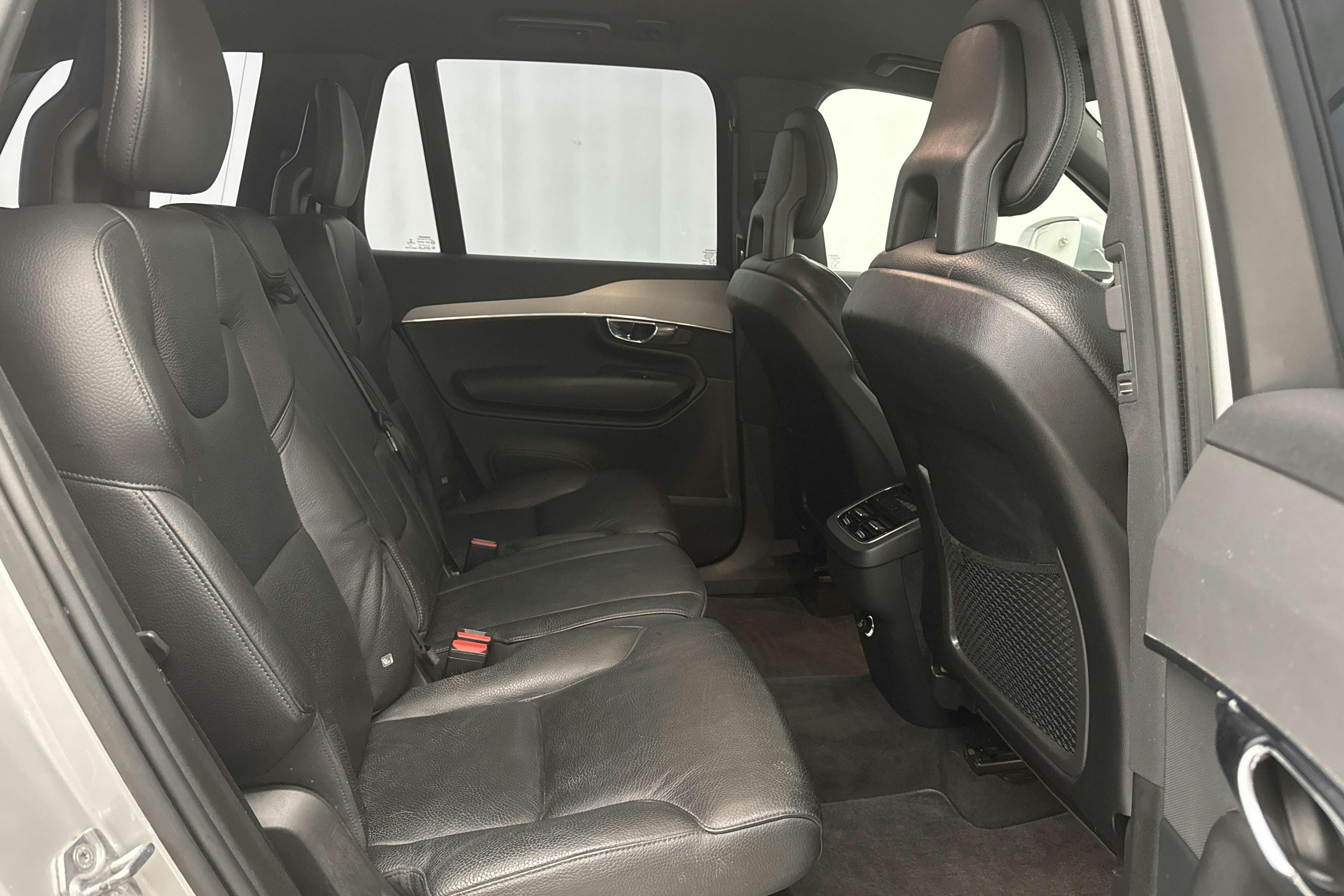 Volvo XC90 D5 AWD (225hk) - 116 300 km - Automaattinen - hopea - 2016