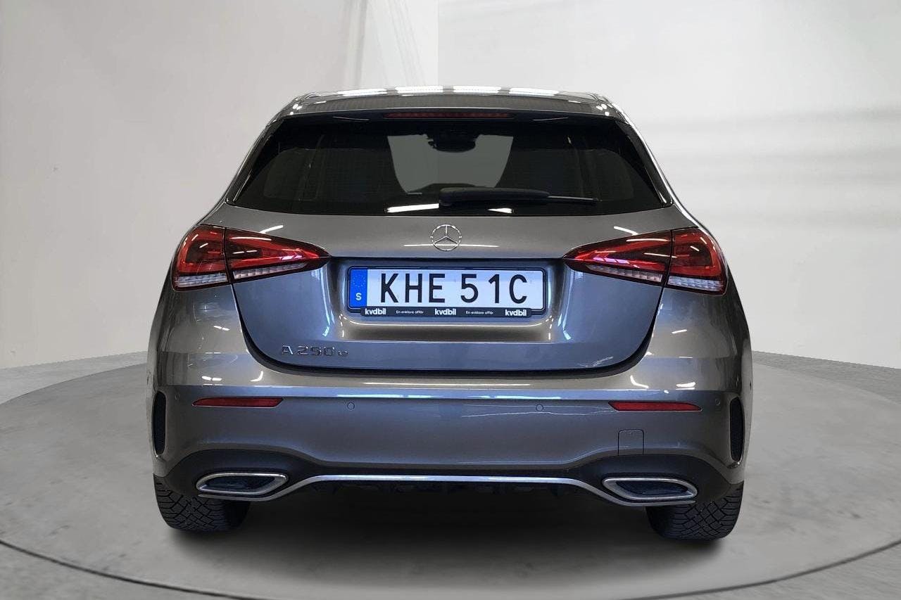 Mercedes A 250 e 5dr W177 (218hk) - 40 380 km - Automatic - Dark Grey - 2023