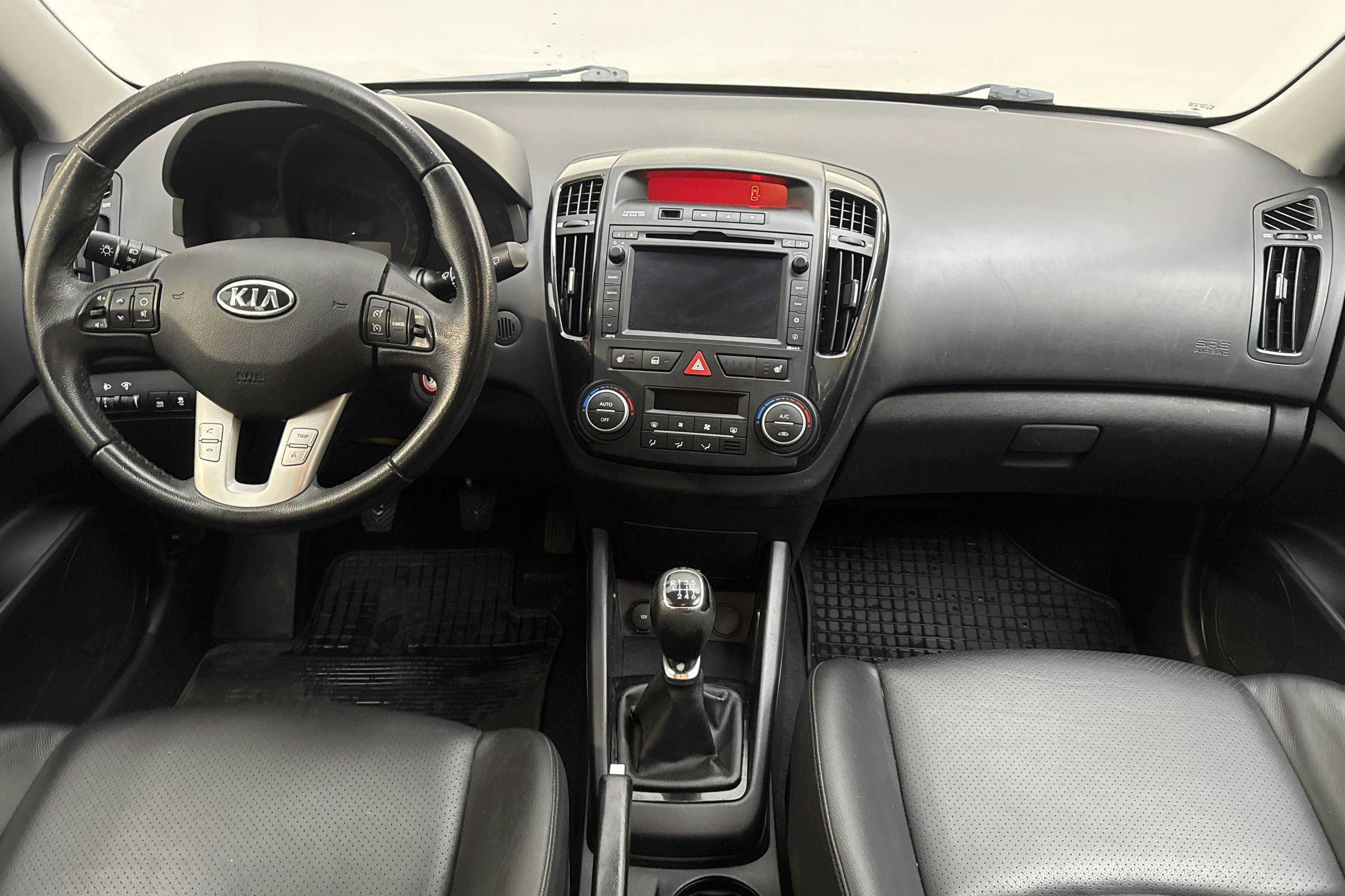 KIA Cee'd 1.6 CRDi SW (128hk) - 179 080 km - Manualna - czarny - 2012