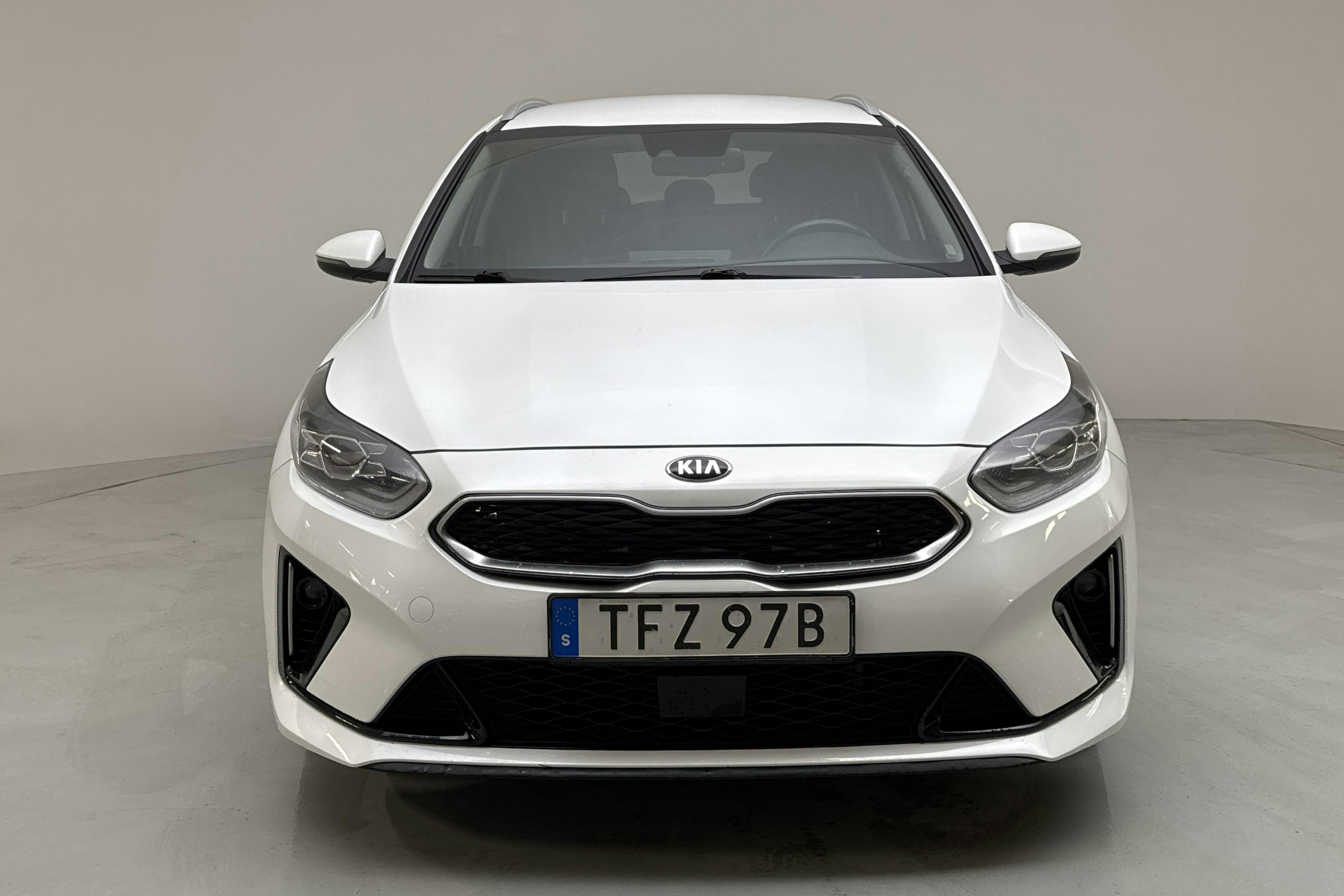 KIA Ceed 1.6 Plug-in Hybrid SW (141hk) - 125 450 km - Automatic - white - 2021