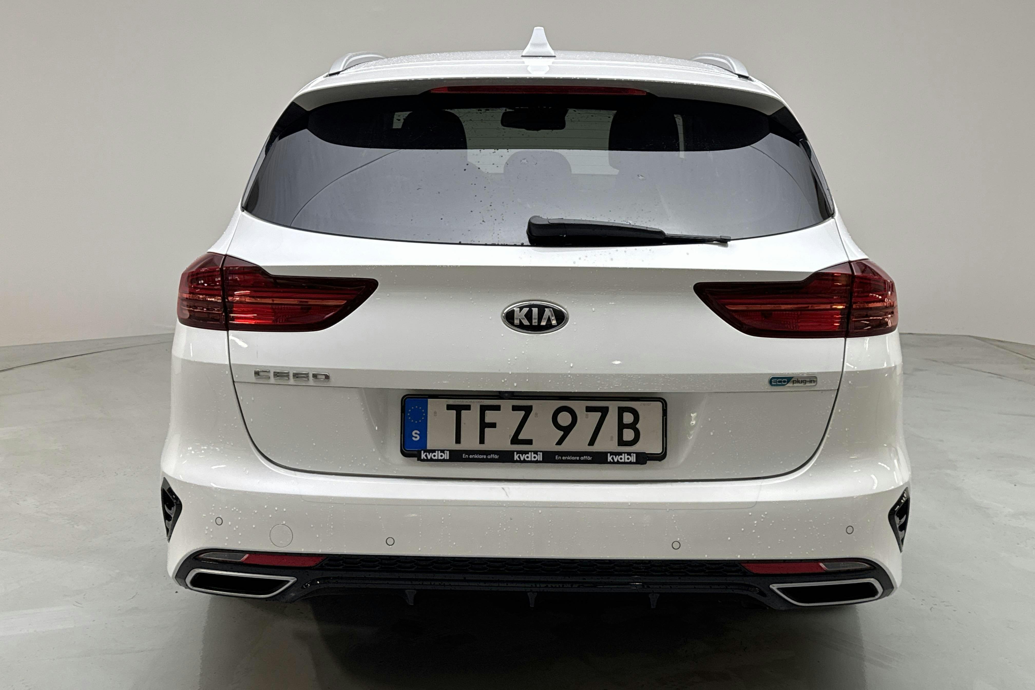 KIA Ceed 1.6 Plug-in Hybrid SW (141hk) - 125 450 km - Automatic - white - 2021