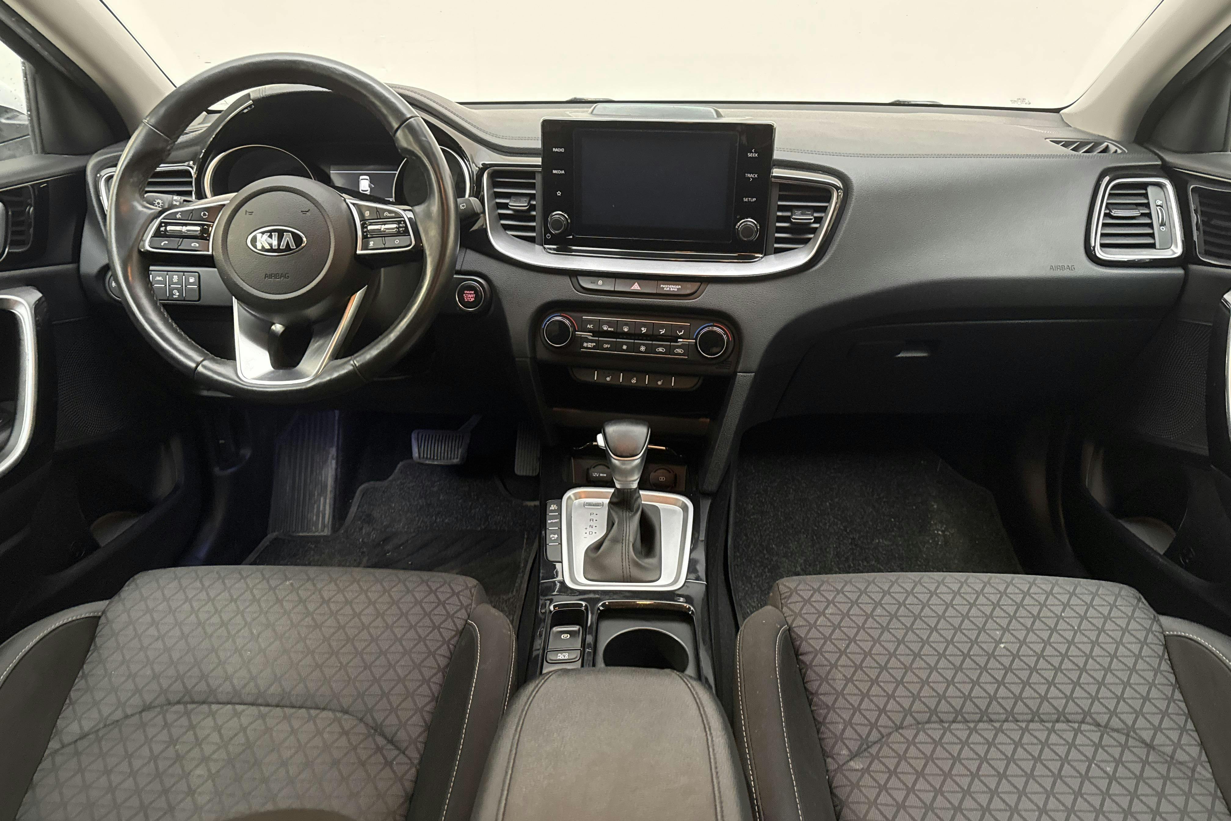 KIA Ceed 1.6 Plug-in Hybrid SW (141hk) - 125 450 km - Automatic - white - 2021