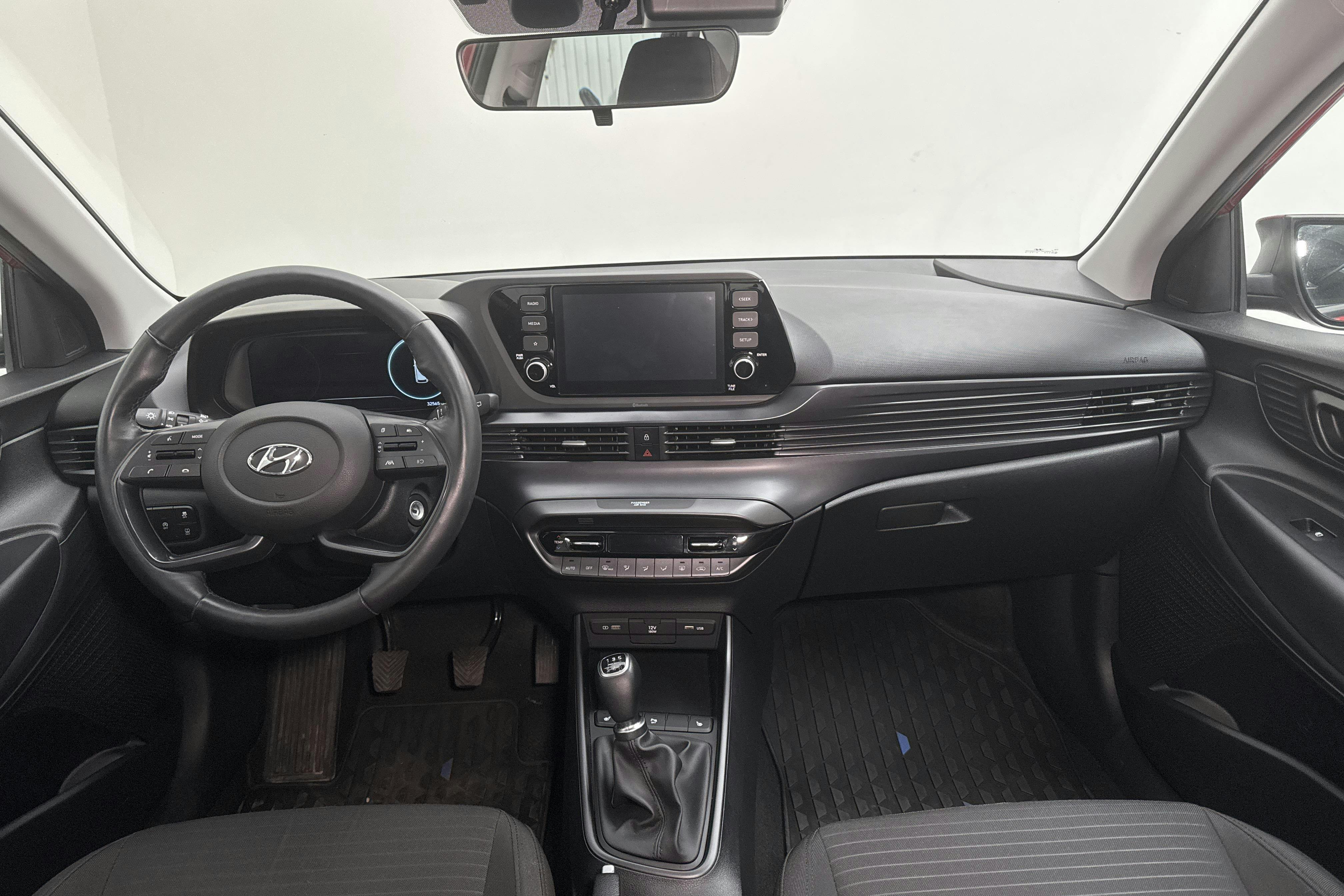 Hyundai i20 1.25 MPi (84hk) - 32 560 km - Manual - red - 2021