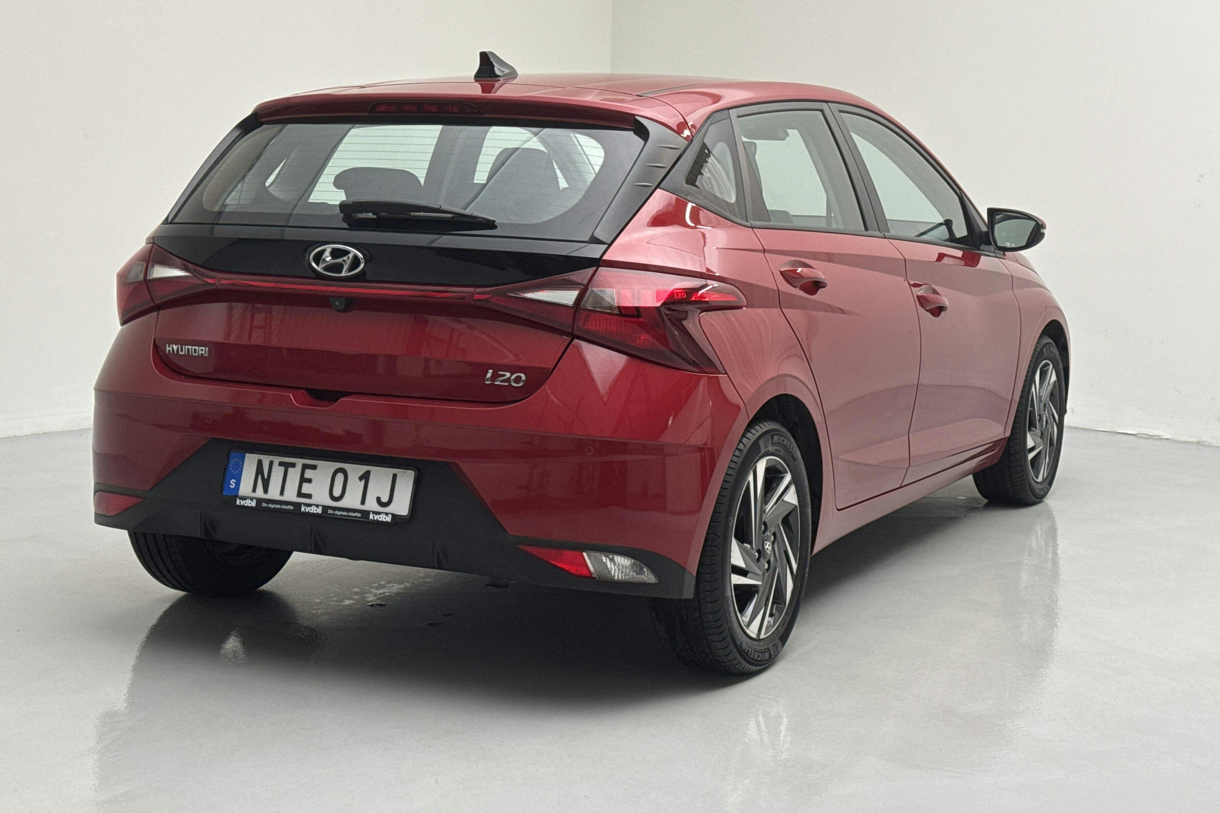 Hyundai i20 1.25 MPi (84hk) - 32 560 km - Manual - red - 2021