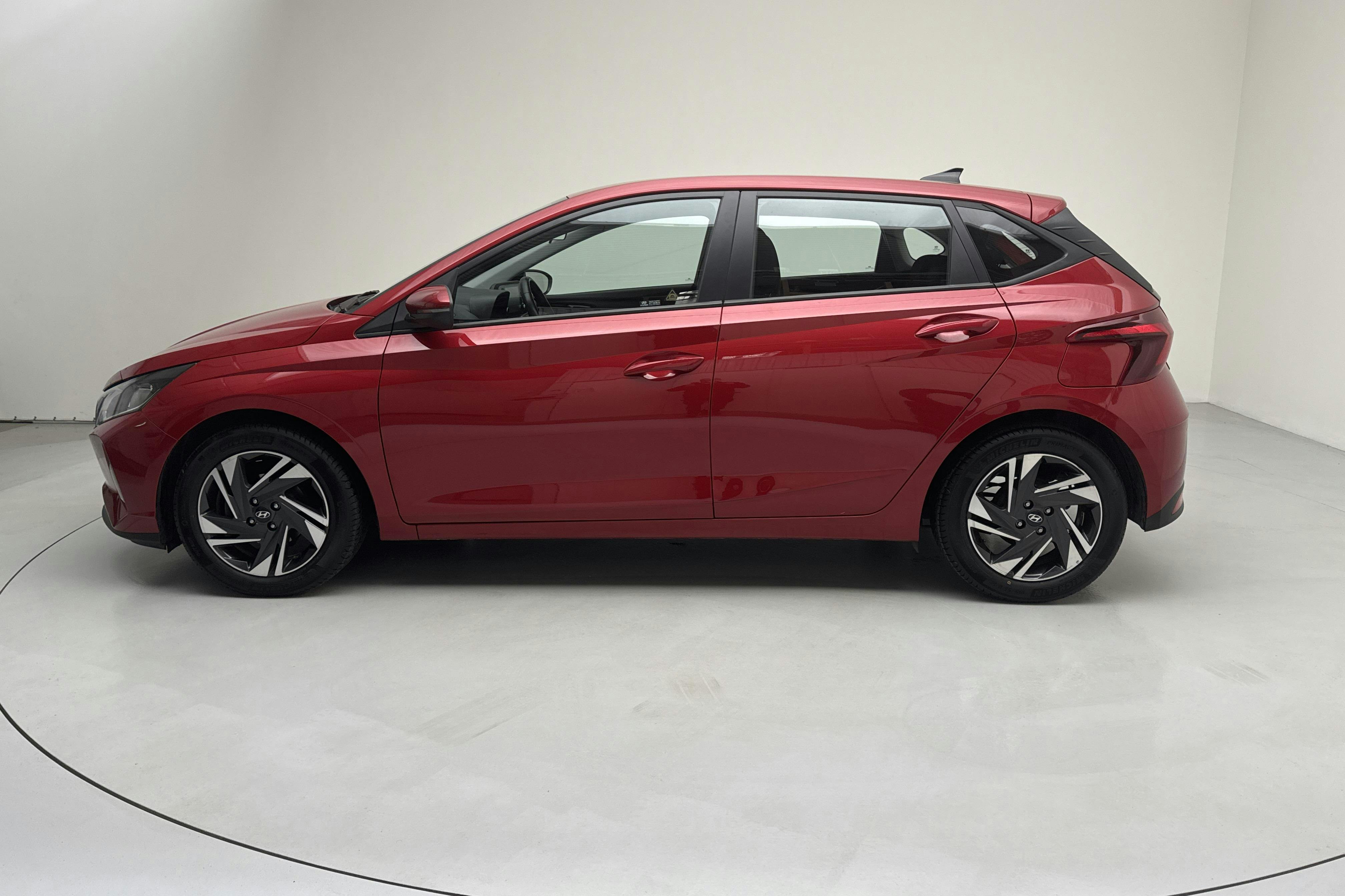 Hyundai i20 1.25 MPi (84hk) - 32 560 km - Manual - red - 2021