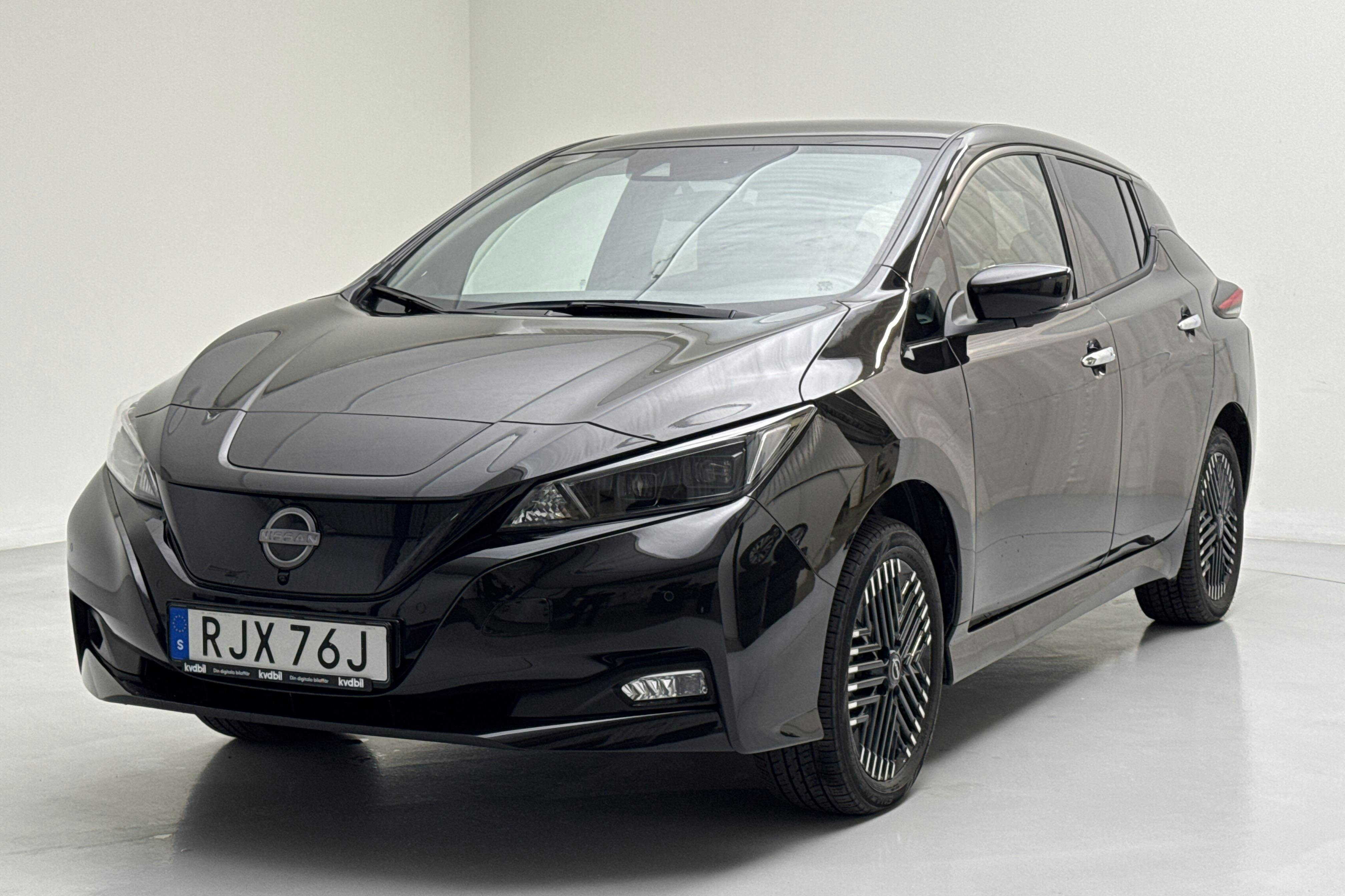 Nissan LEAF 5dr 59 kWh (214hk) - 1 729 mil - Automat - svart - 2023