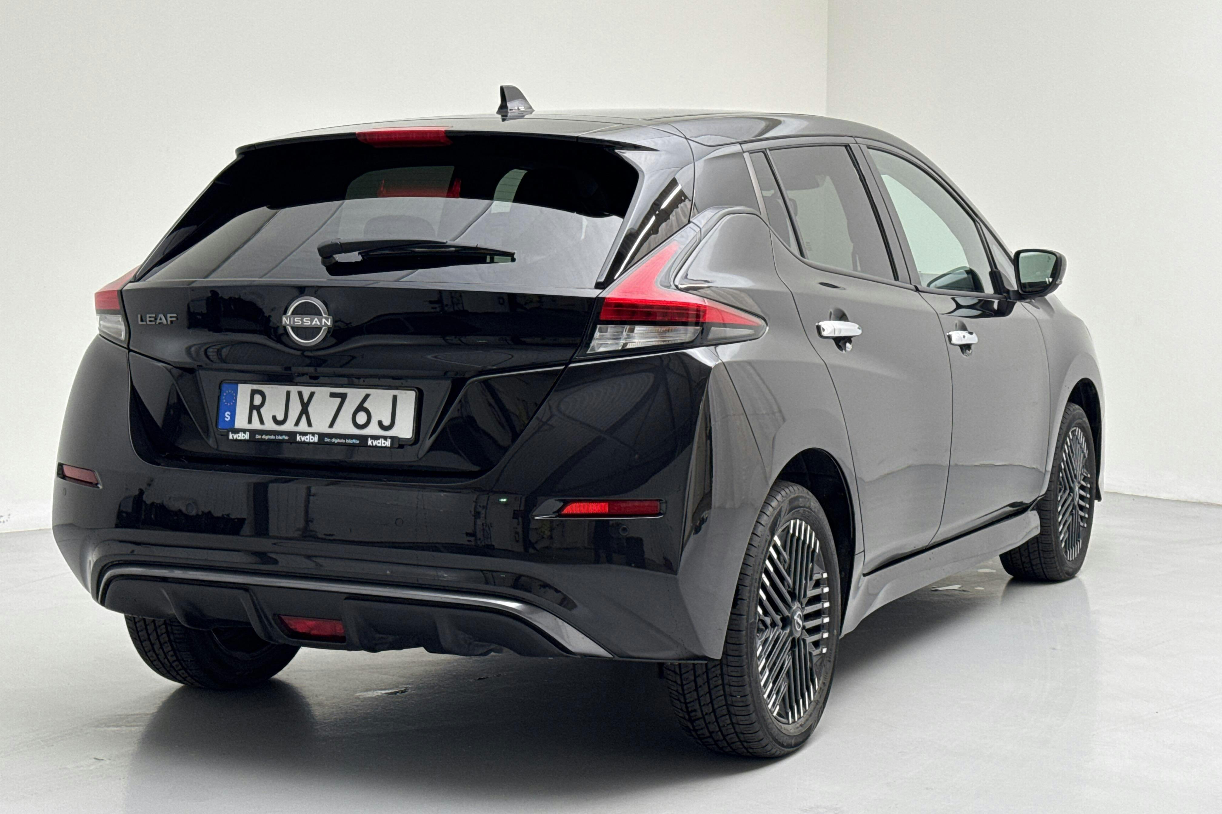 Nissan LEAF 5dr 59 kWh (214hk) - 1 729 mil - Automat - svart - 2023