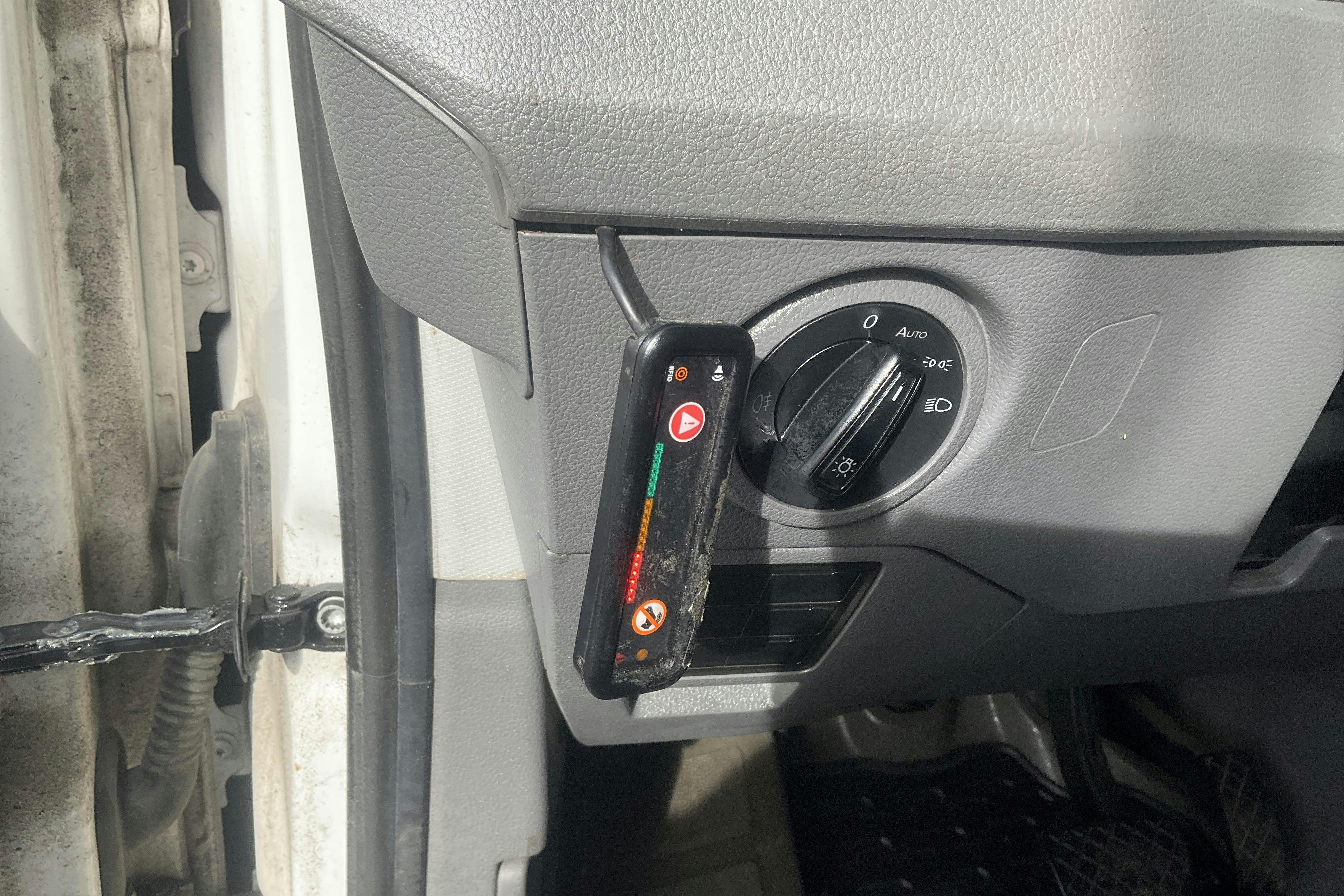 VW Crafter 35 2.0 TDI Volymskåp (177hk) - 346 770 km - Automatic - white - 2018