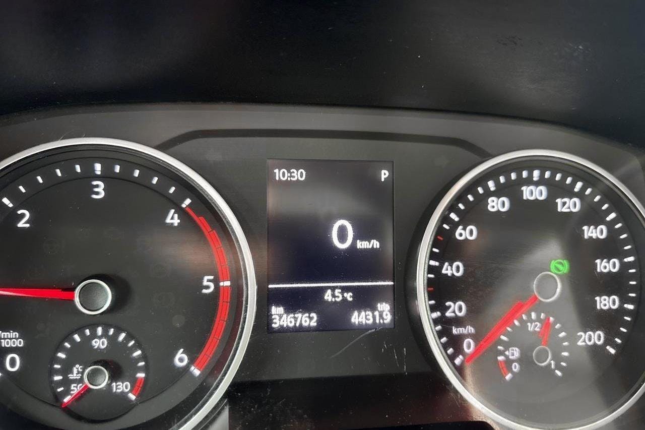 VW Crafter 35 2.0 TDI Volymskåp (177hk) - 346 770 km - Automatic - white - 2018