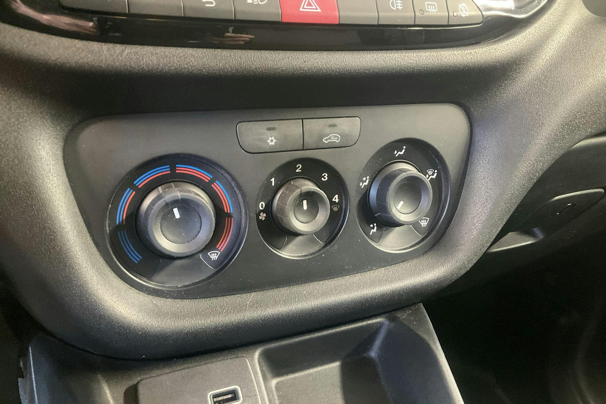 Fiat Doblo Cargo 1.6 MJT (105hk) - 7 080 mil - Manuell - vit - 2020