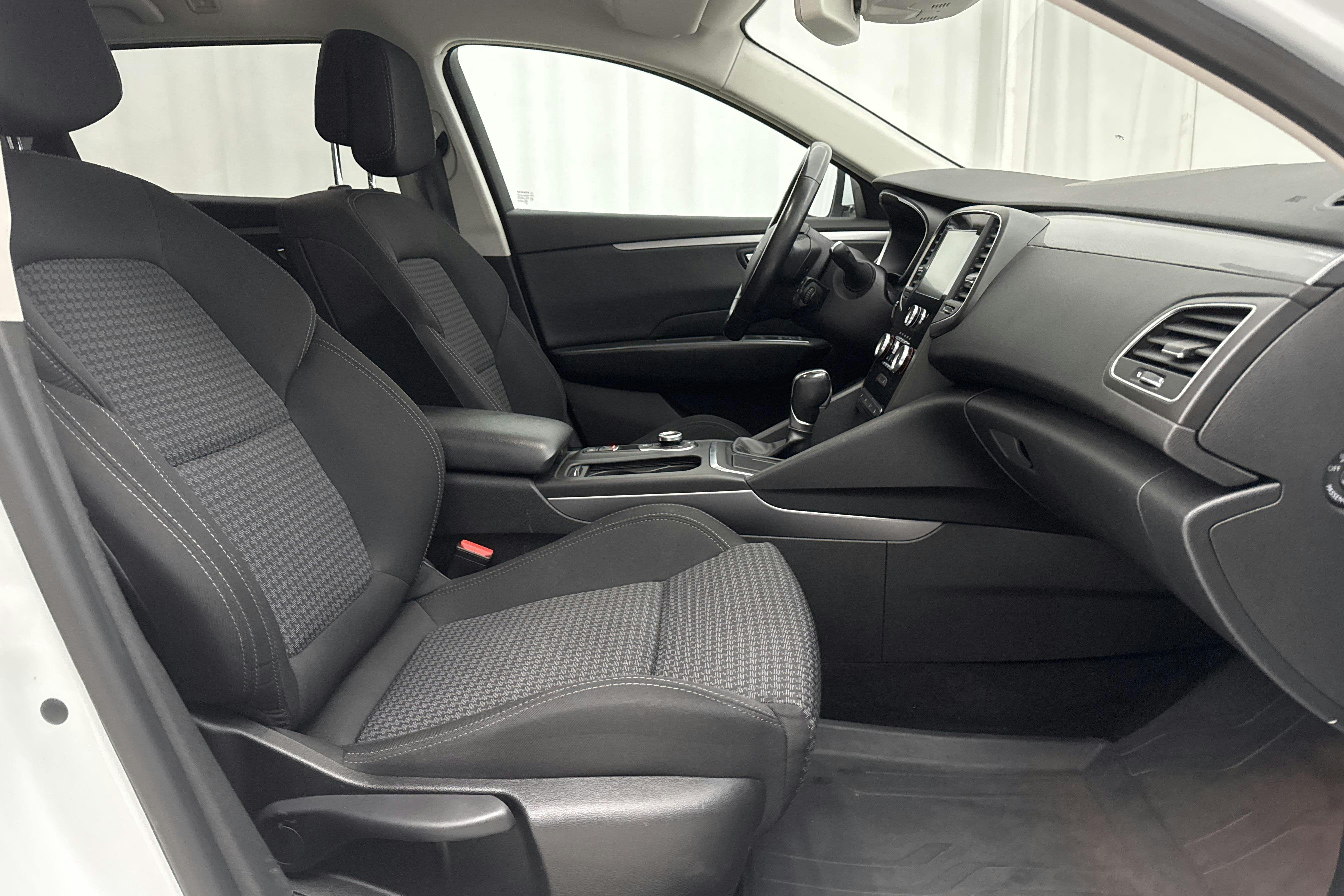 Renault Talisman 1.6 TCe Kombi (150hk) - 89 390 km - Automatic - white - 2017