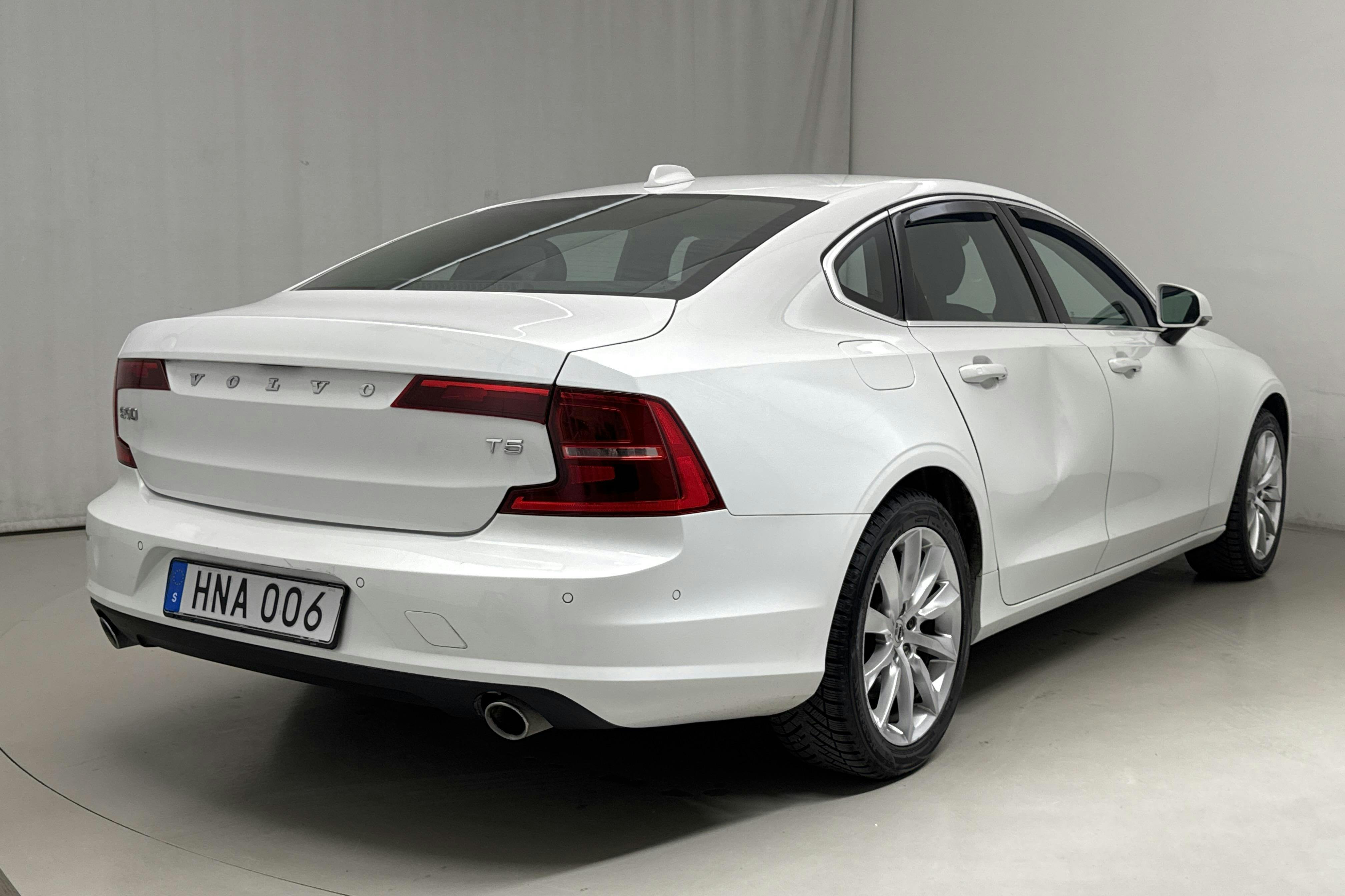 Volvo S90 T5 (250hk) - 18 026 mil - Automat - vit - 2018