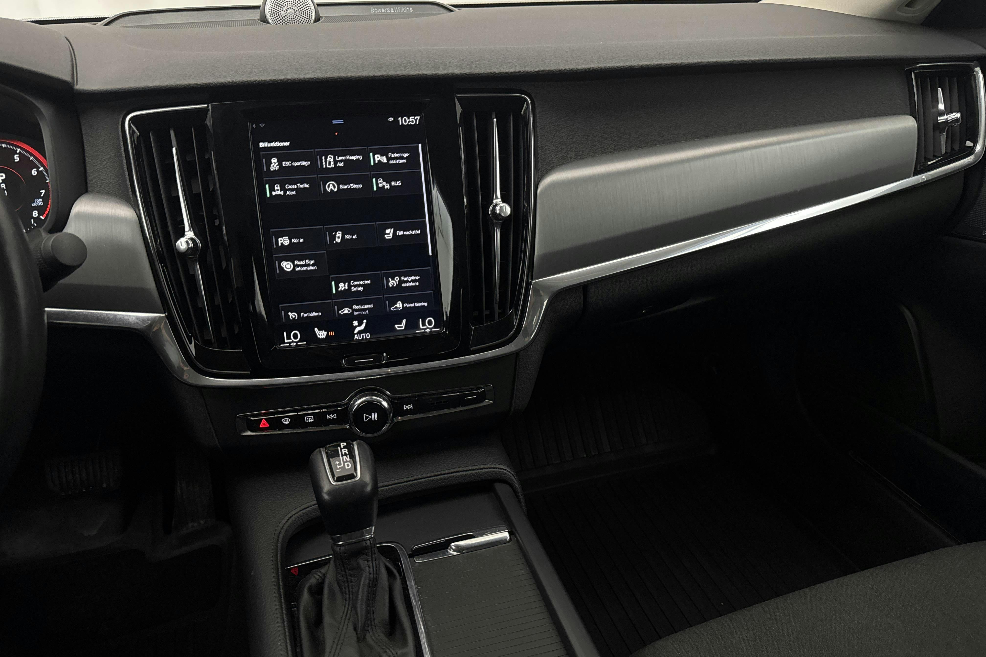 Volvo S90 T5 (250hk) - 18 026 mil - Automat - vit - 2018