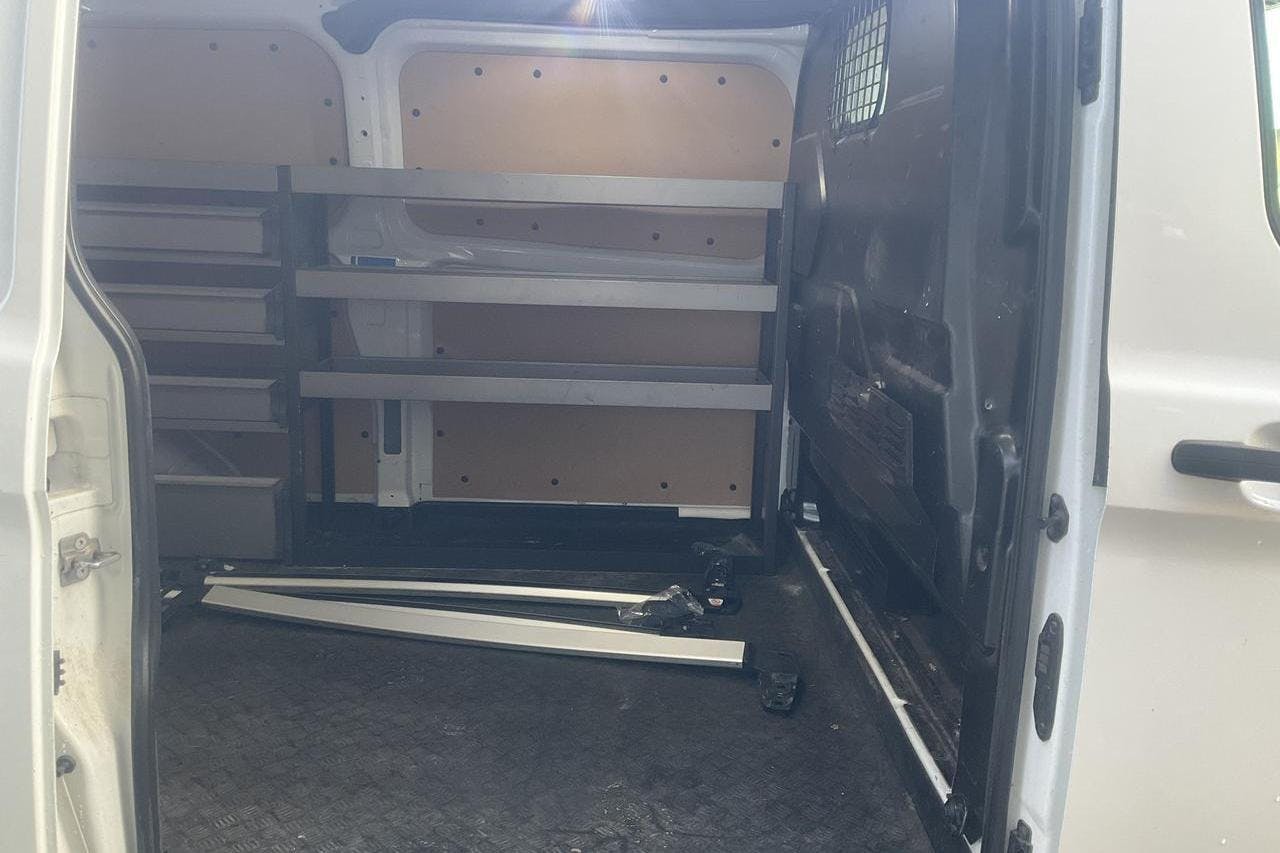 Ford Transit Custom 300 (130hk) - 11 118 mil - Manuell - vit - 2019