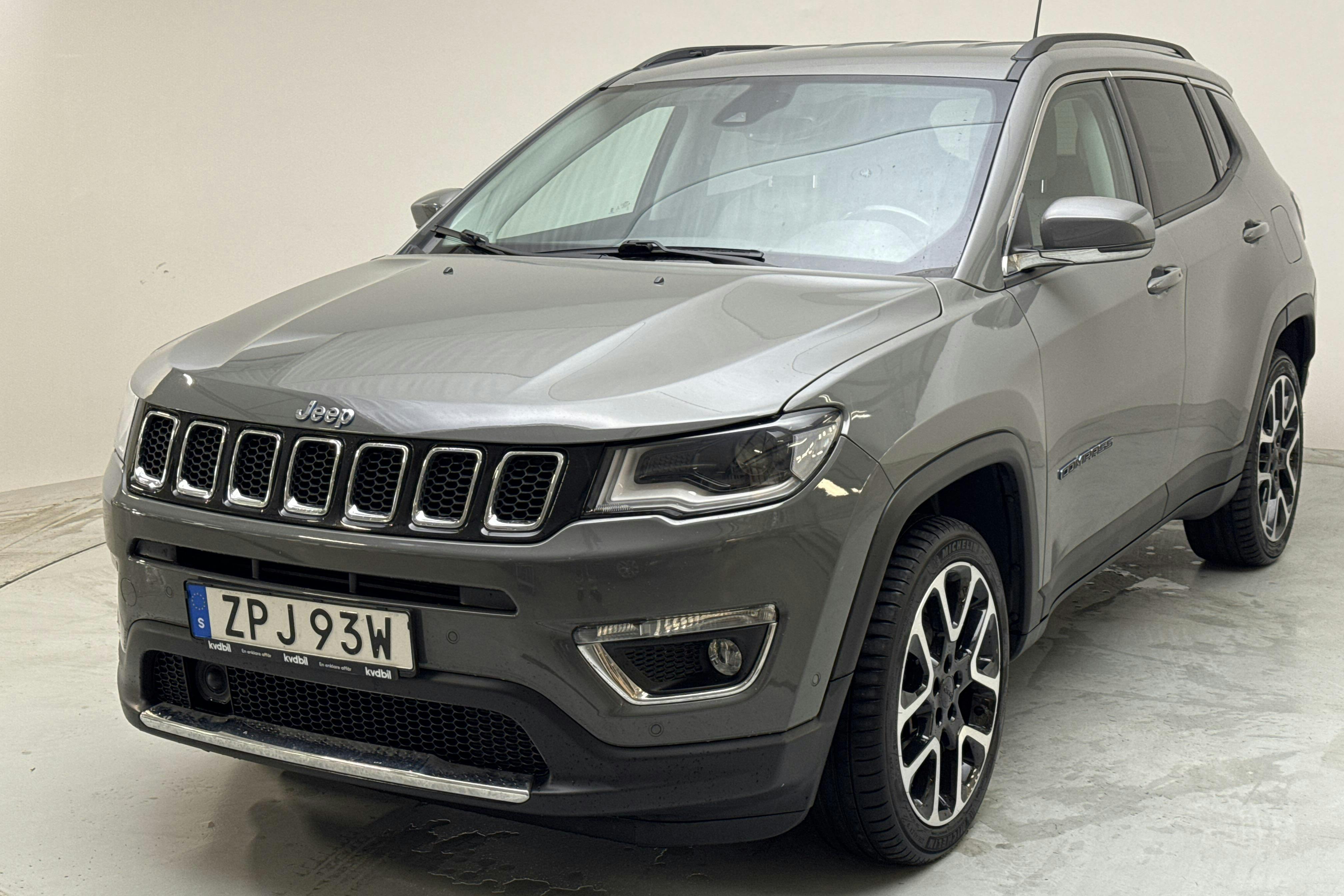 Jeep Compass 1.3 PHEV 4WD (190hk) - 8 497 mil - Automat - grå - 2020