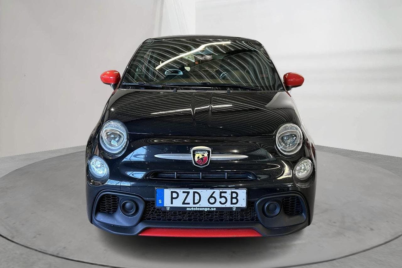 Fiat Abarth 595 (145hk) - 3 422 mil - Manuell - svart - 2022