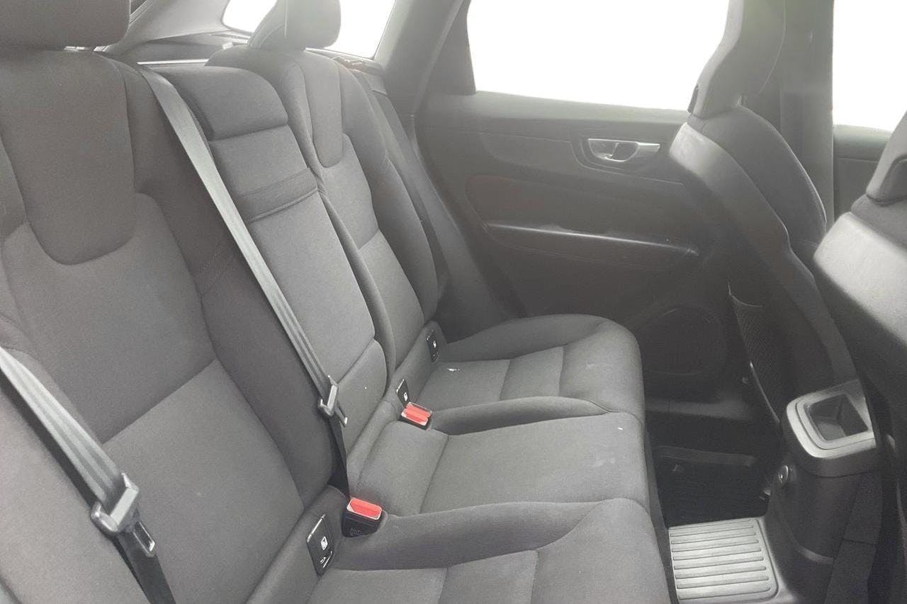 Volvo XC60 T6 AWD Recharge (350hk) - 12 657 mil - Automat - svart - 2022