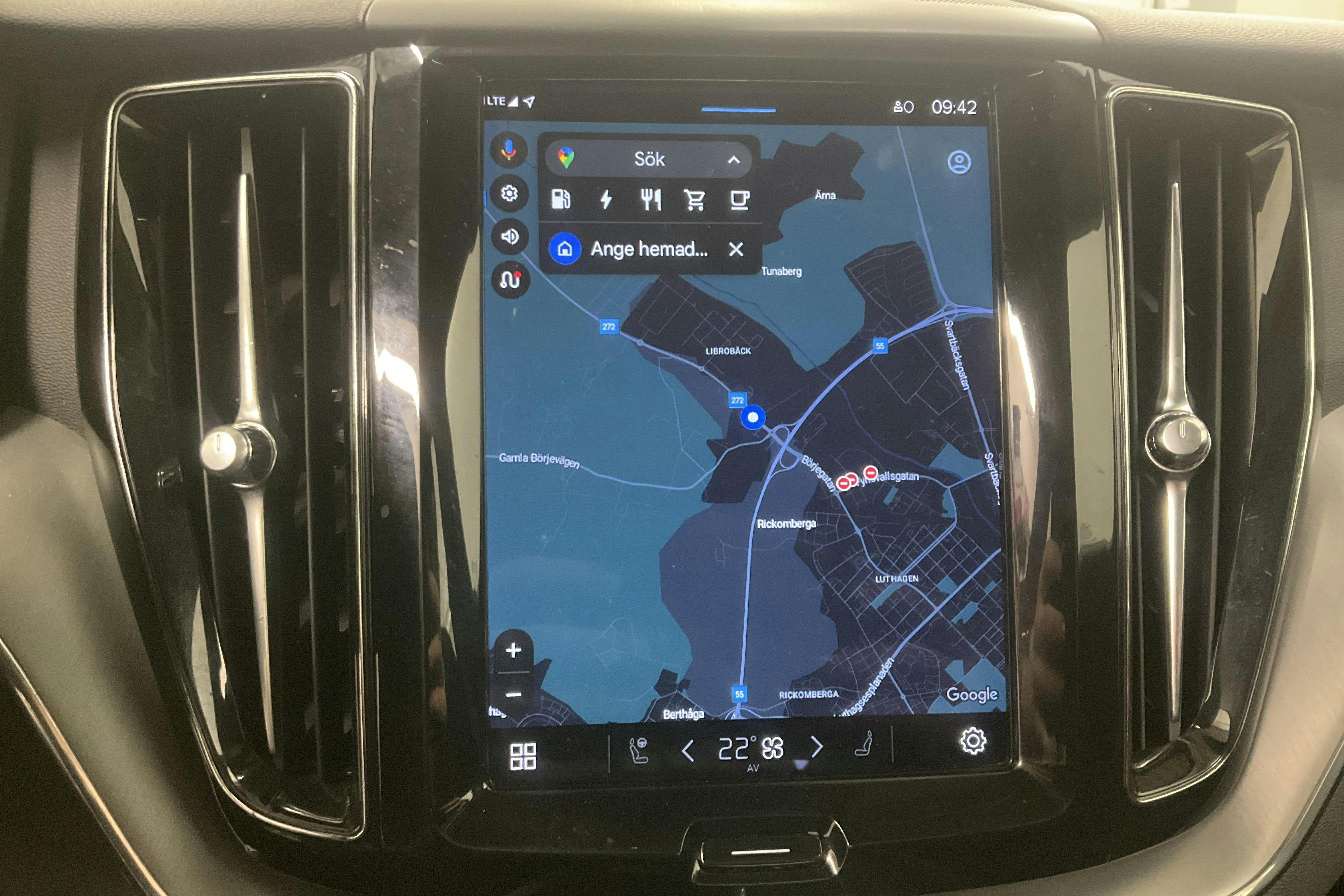Volvo XC60 T6 AWD Recharge (350hk) - 12 657 mil - Automat - svart - 2022