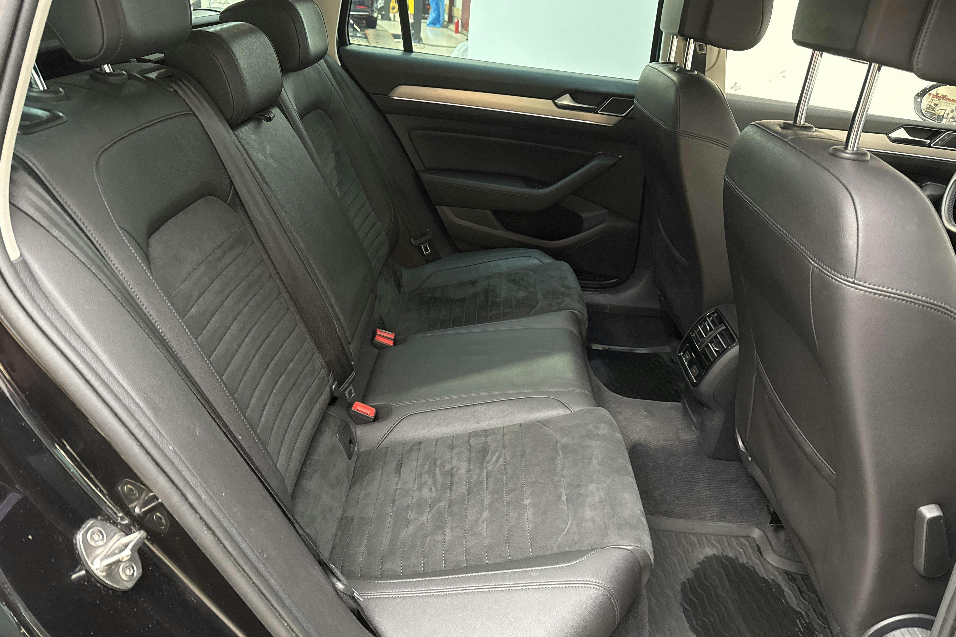 VW Passat 1.4 Plug-in-Hybrid Sportscombi (218hk) - 10 630 mil - Automat - svart - 2018