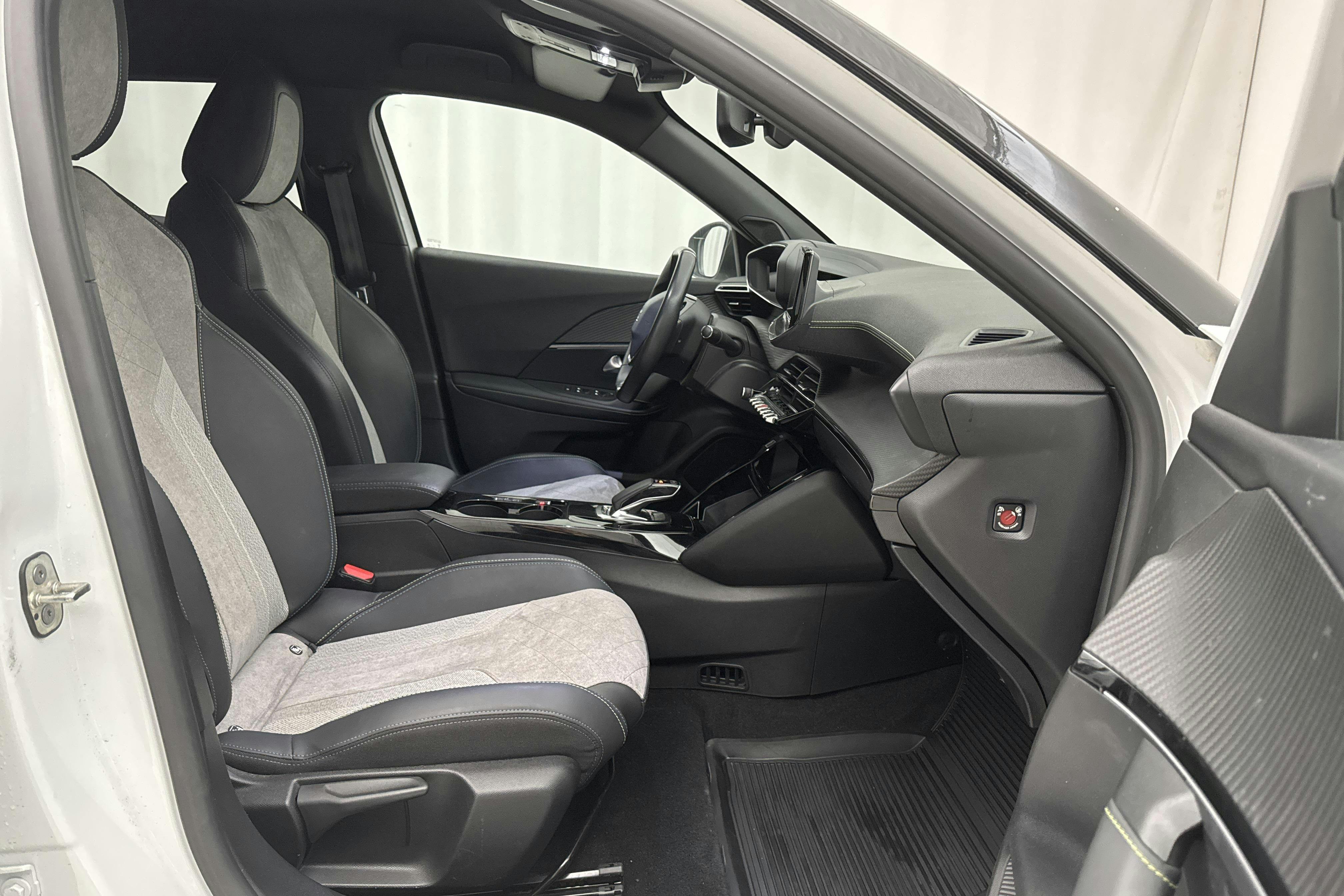 Peugeot e-2008 50 kWh (136hk) - 76 500 km - Automaattinen - valkoinen - 2022